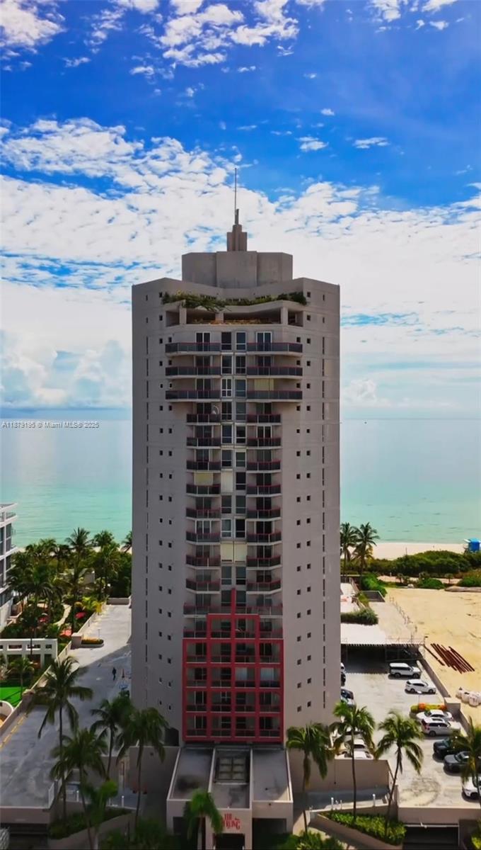 6767 Collins Ave #401
