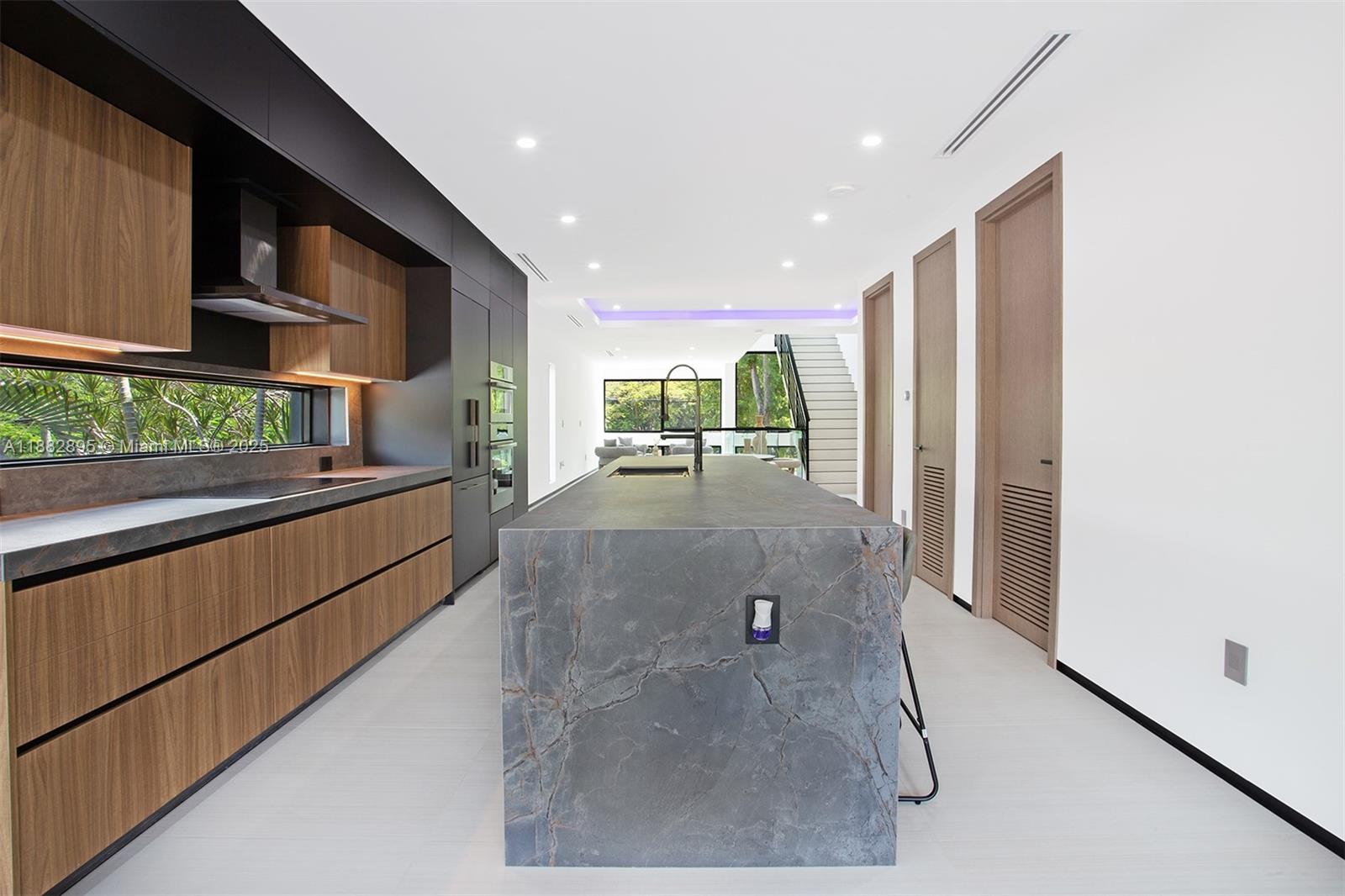 420 SW 15th Rd Miami, FL 33129