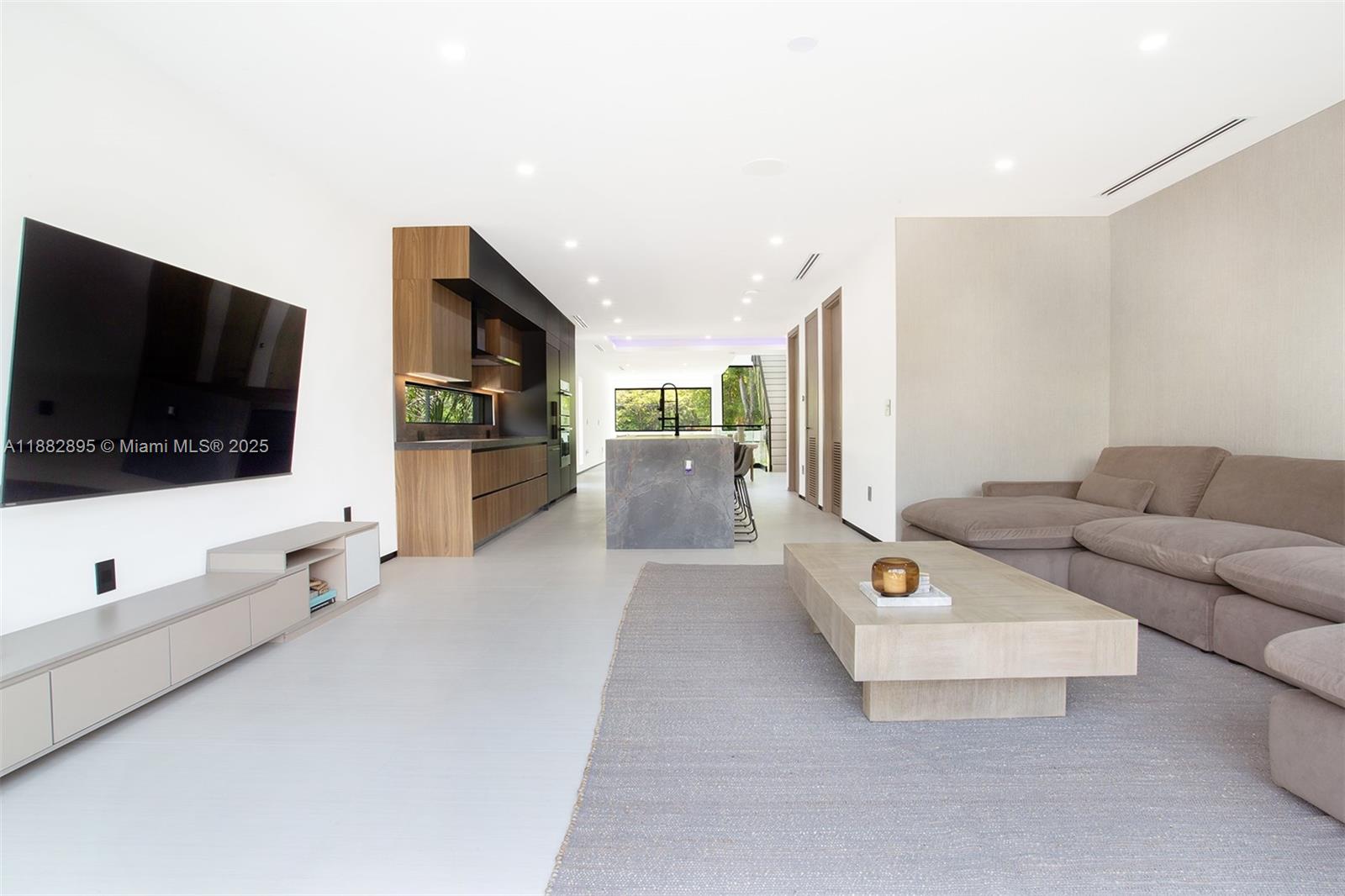 420 SW 15th Rd Miami, FL 33129