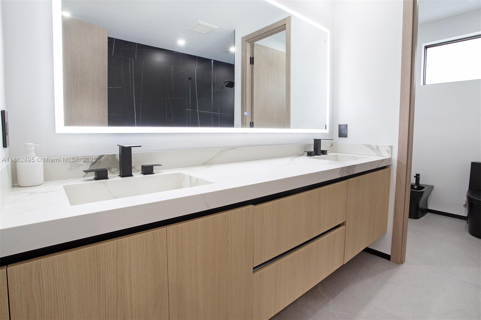 420 SW 15th Rd Miami, FL 33129