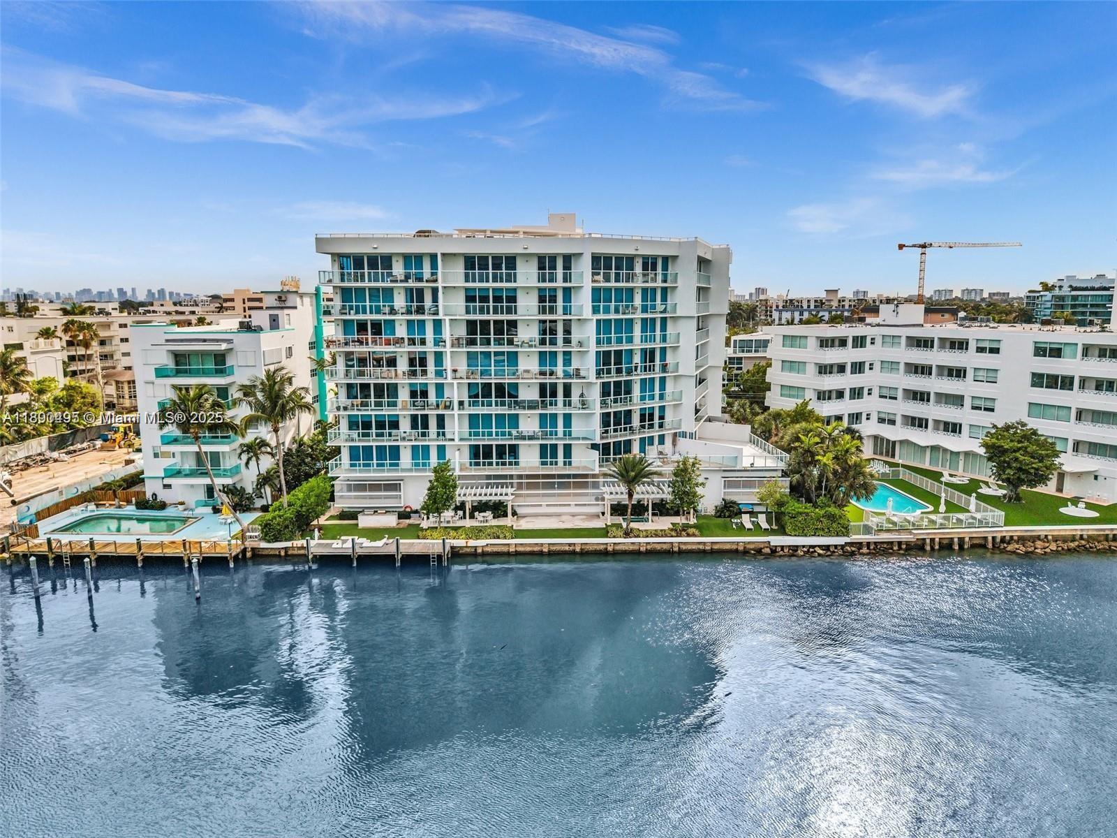 9821 E Bay Hbr Dr #302