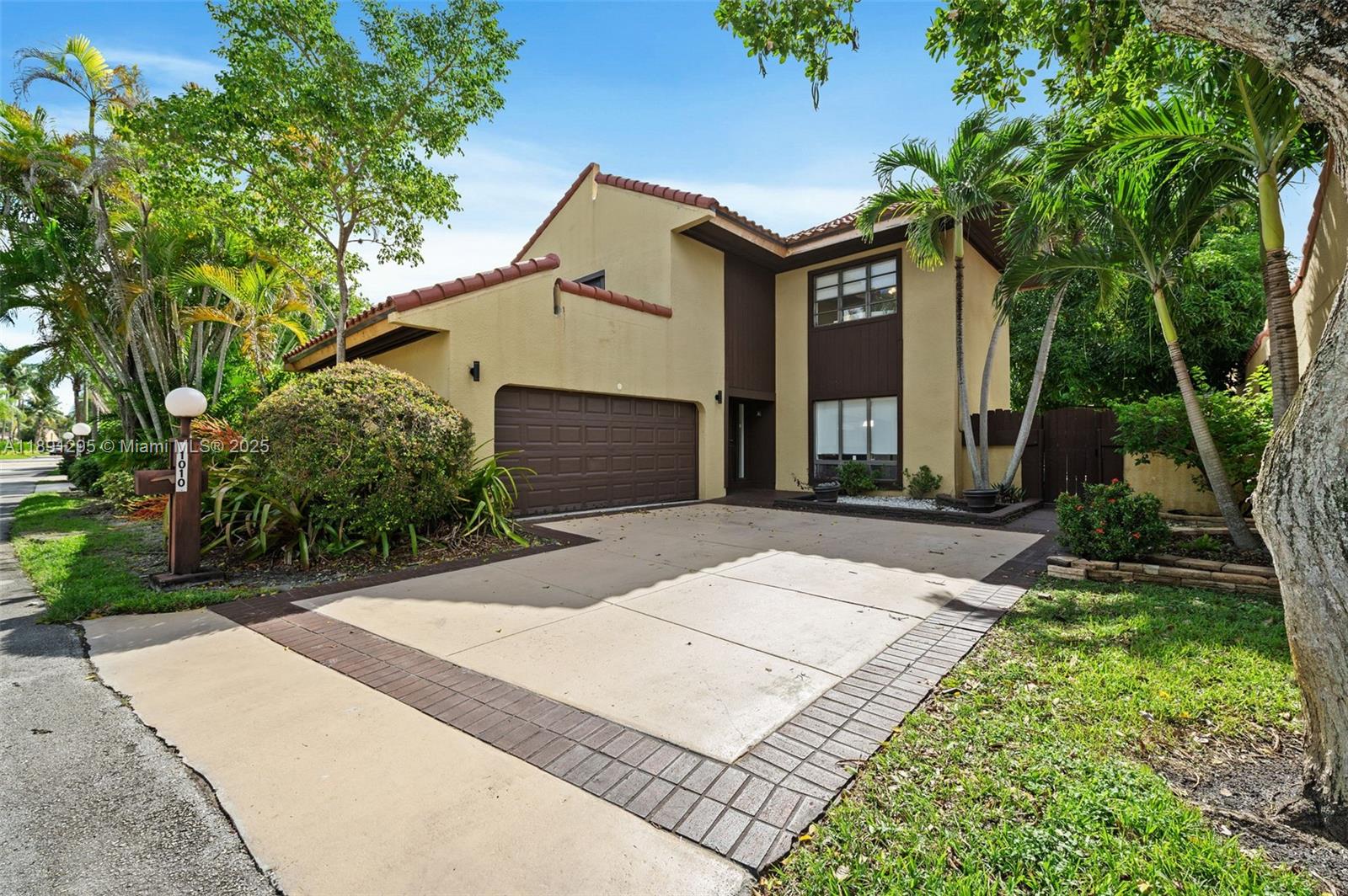 1010 NE 204th Ter