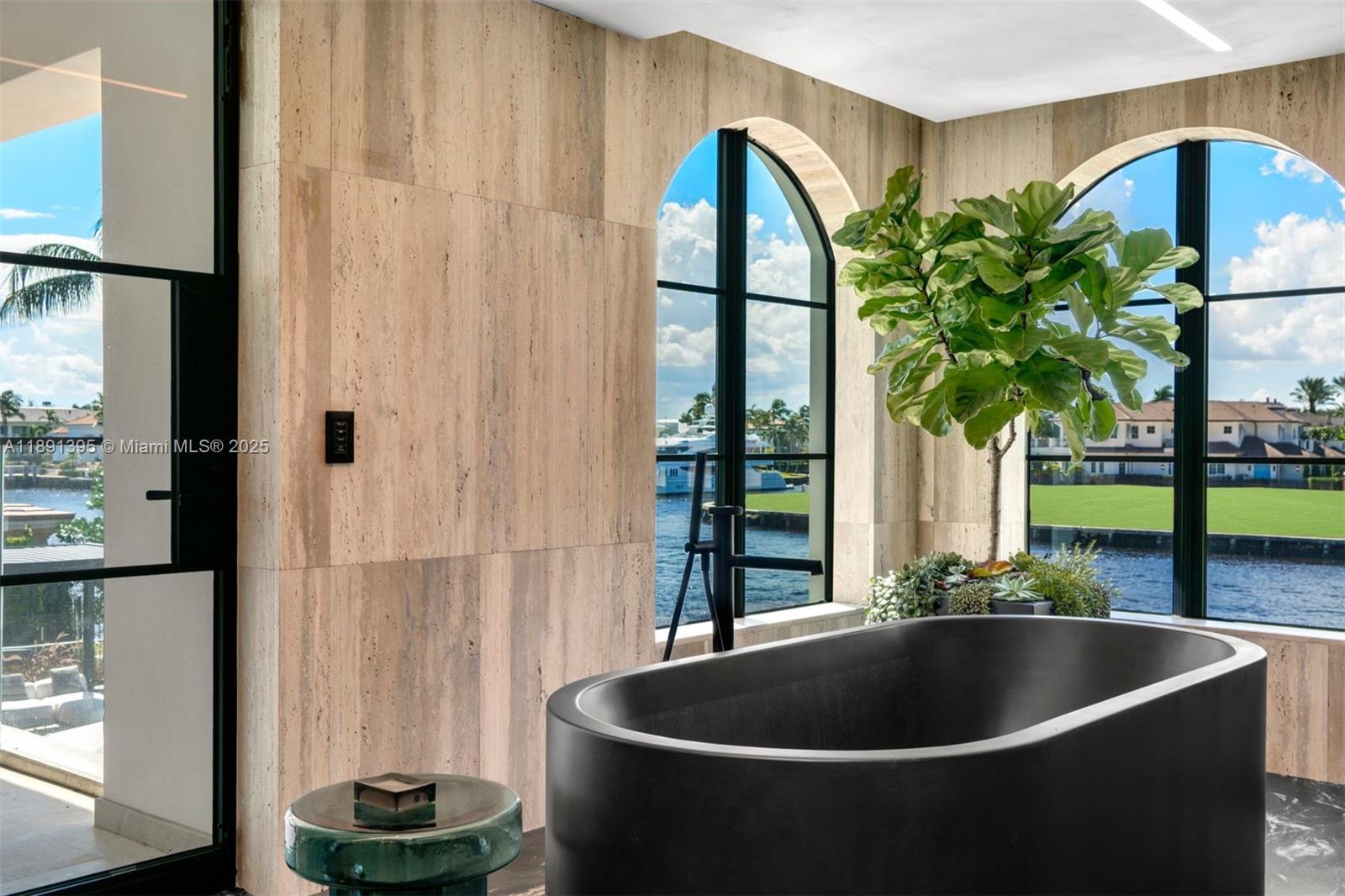 2401 Spanish Riv Rd Boca Raton, FL 33432