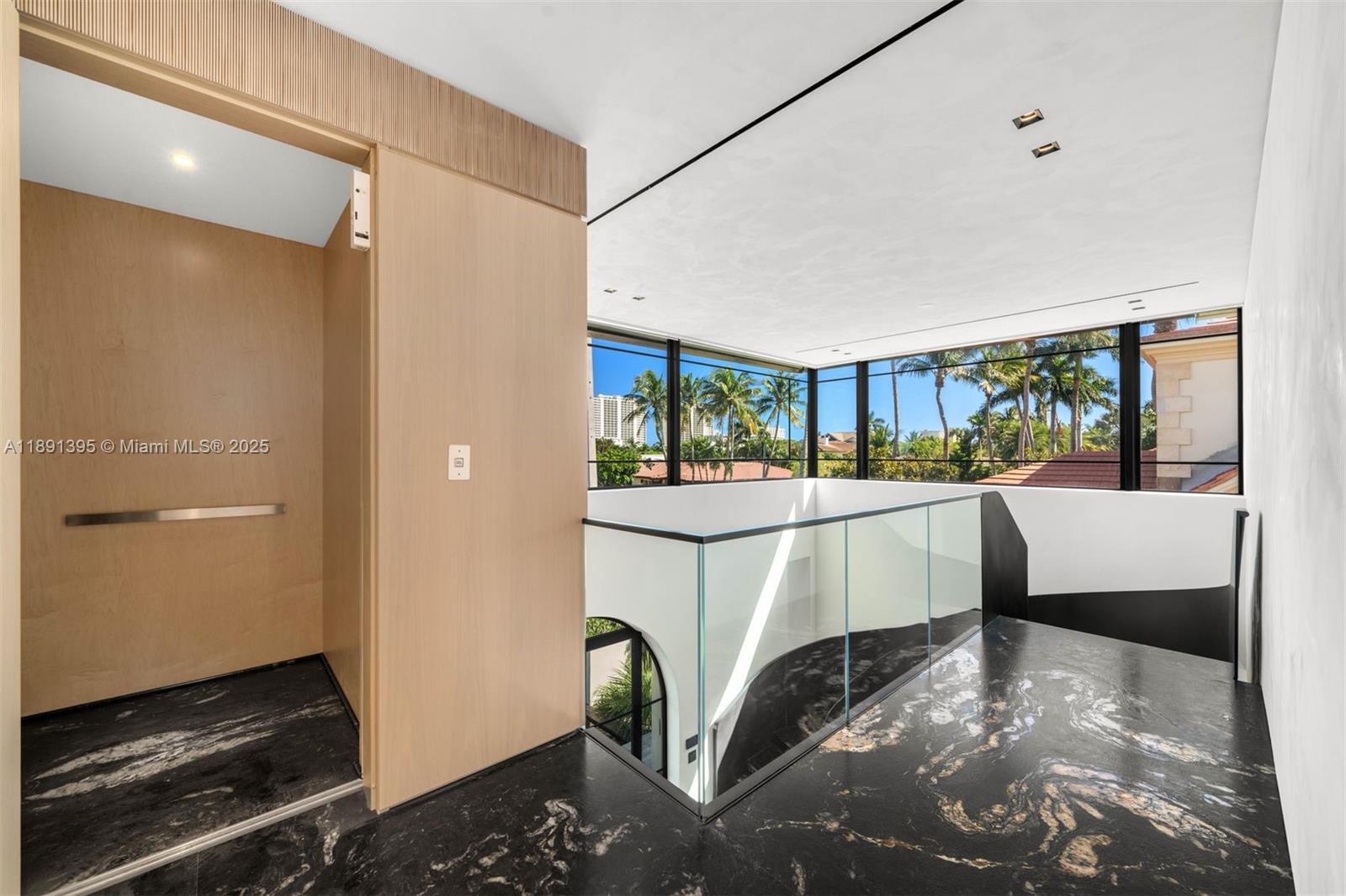 2401 Spanish Riv Rd Boca Raton, FL 33432