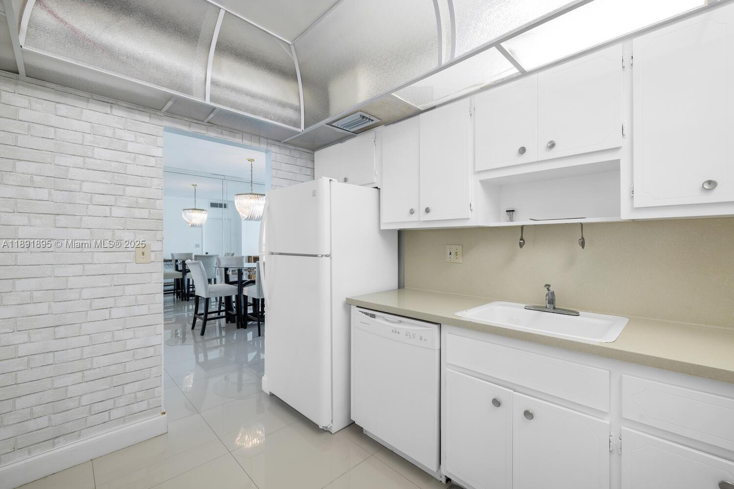 image Arlen House West8