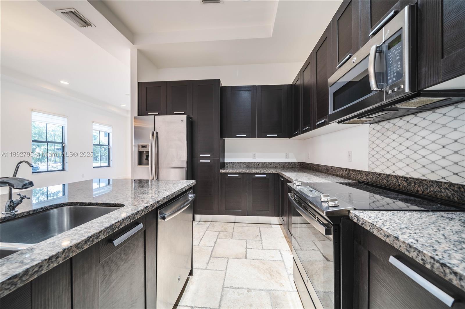 8478 NW 52nd St #8478 Doral, FL 33166