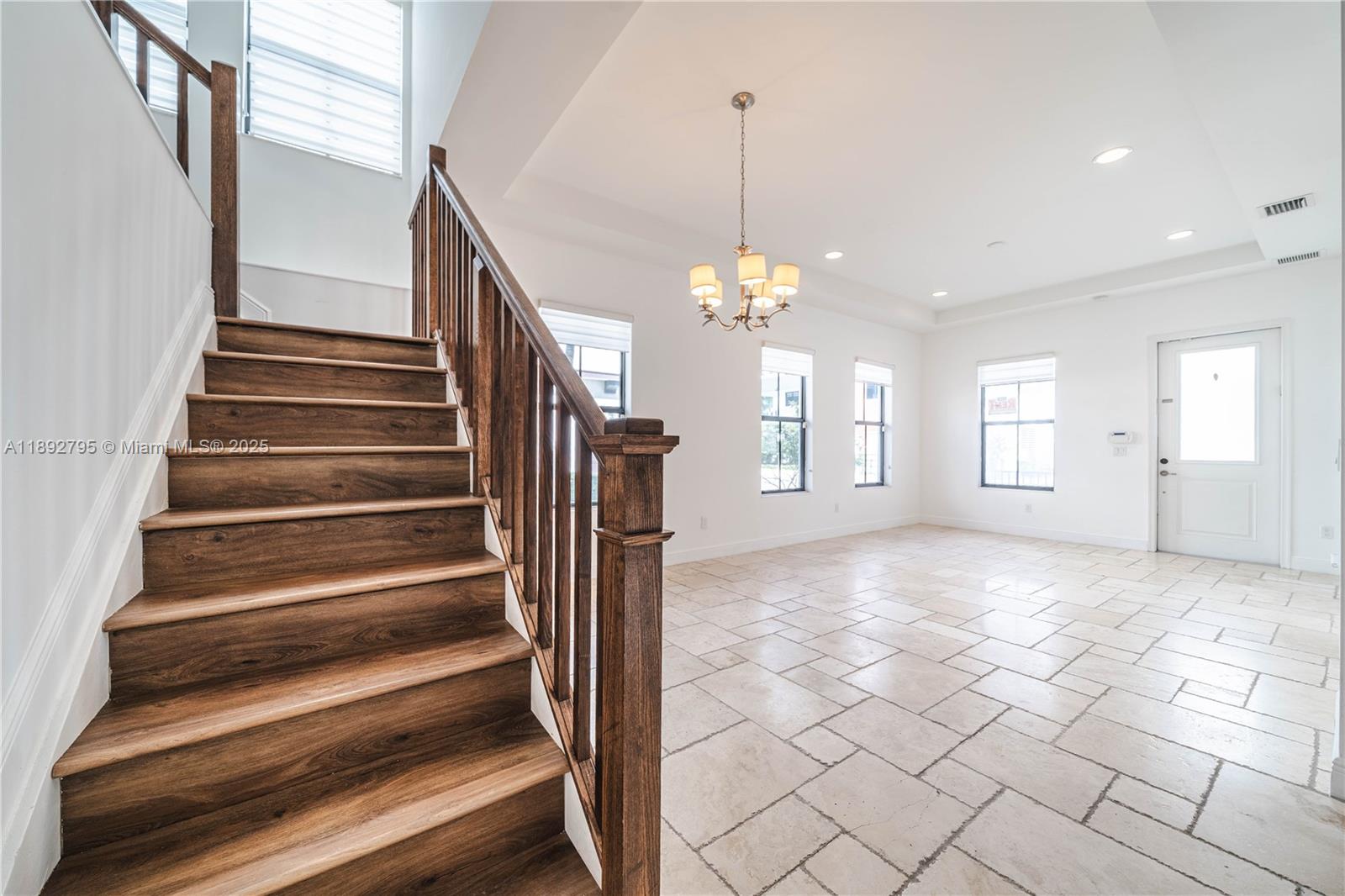 8478 NW 52nd St #8478 Doral, FL 33166