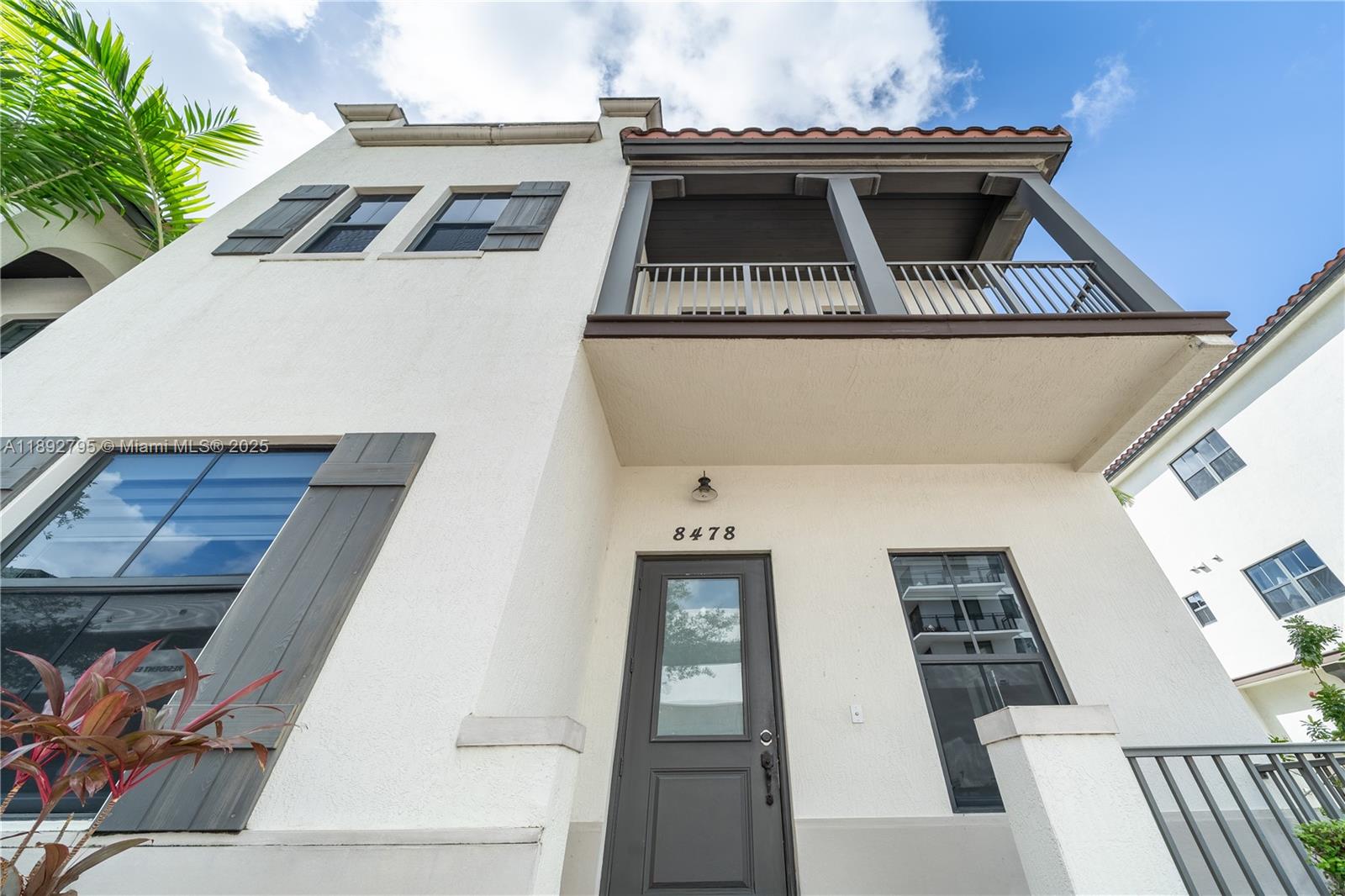 8478 NW 52nd St #8478 Doral, FL 33166