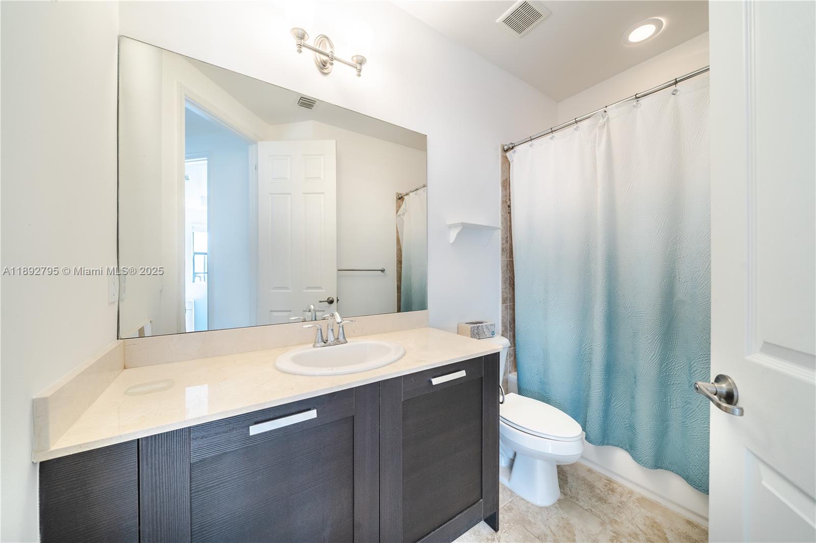 8478 NW 52nd St #8478 Doral, FL 33166