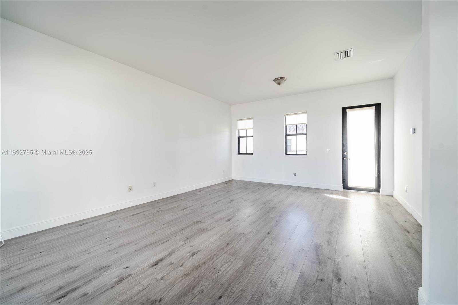 8478 NW 52nd St #8478 Doral, FL 33166