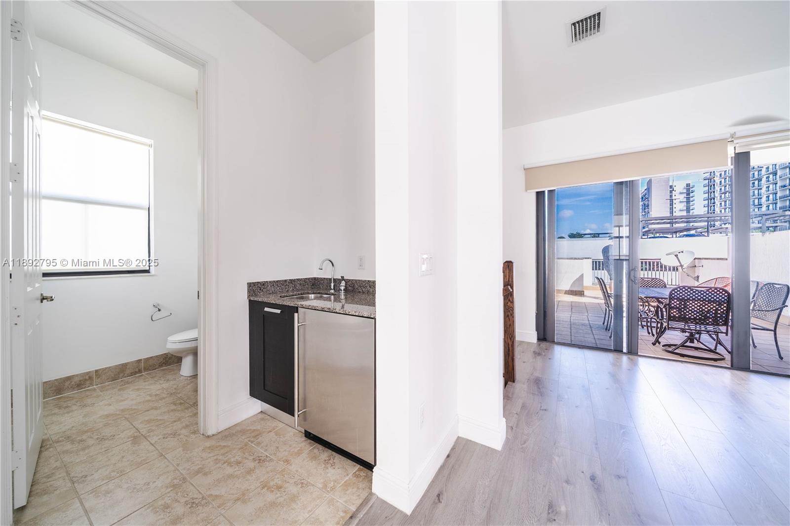 8478 NW 52nd St #8478 Doral, FL 33166