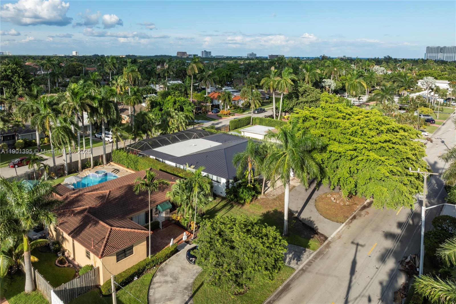 1141 N Northlake Dr Hollywood, FL 33019