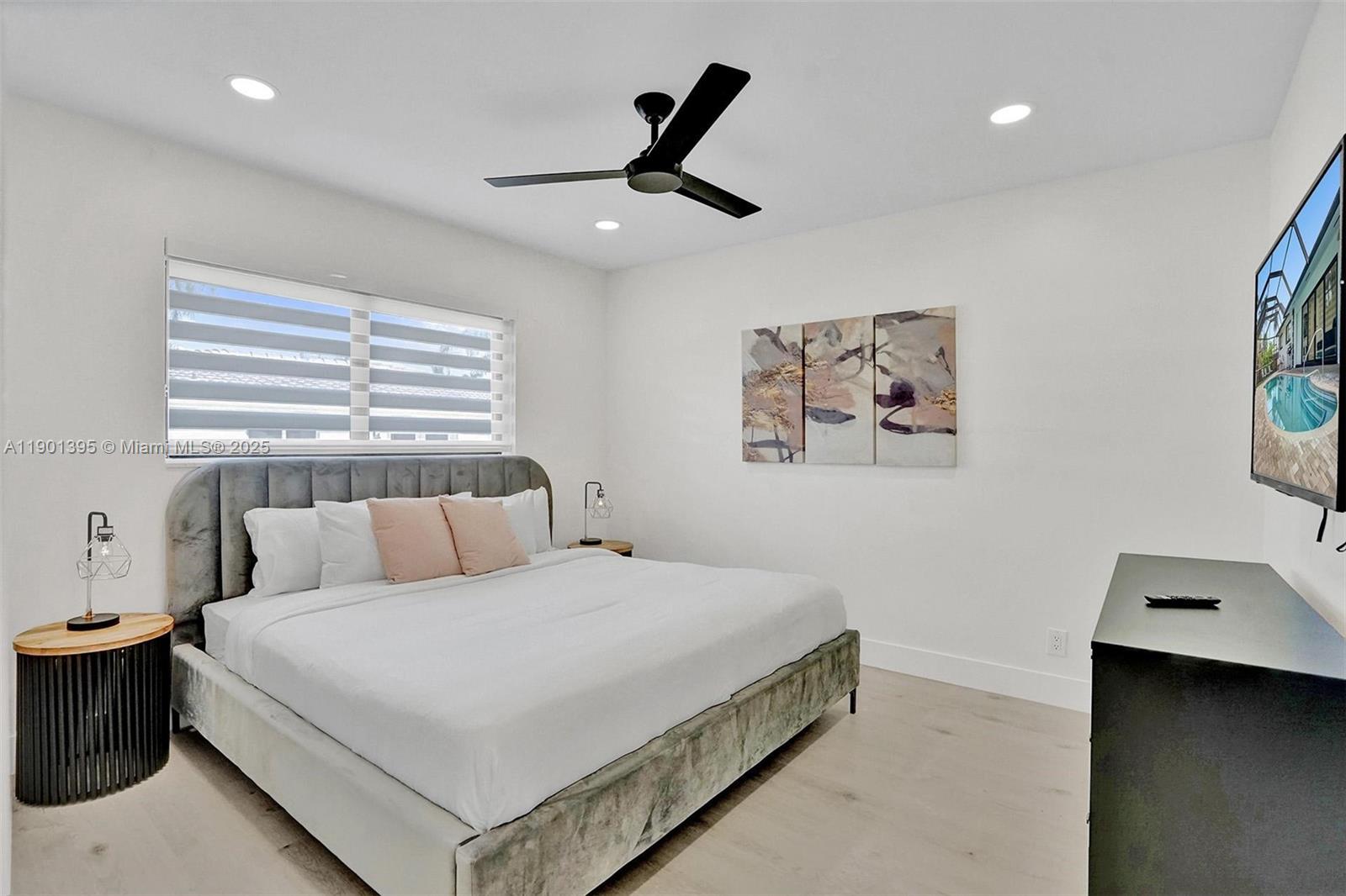 1141 N Northlake Dr Hollywood, FL 33019