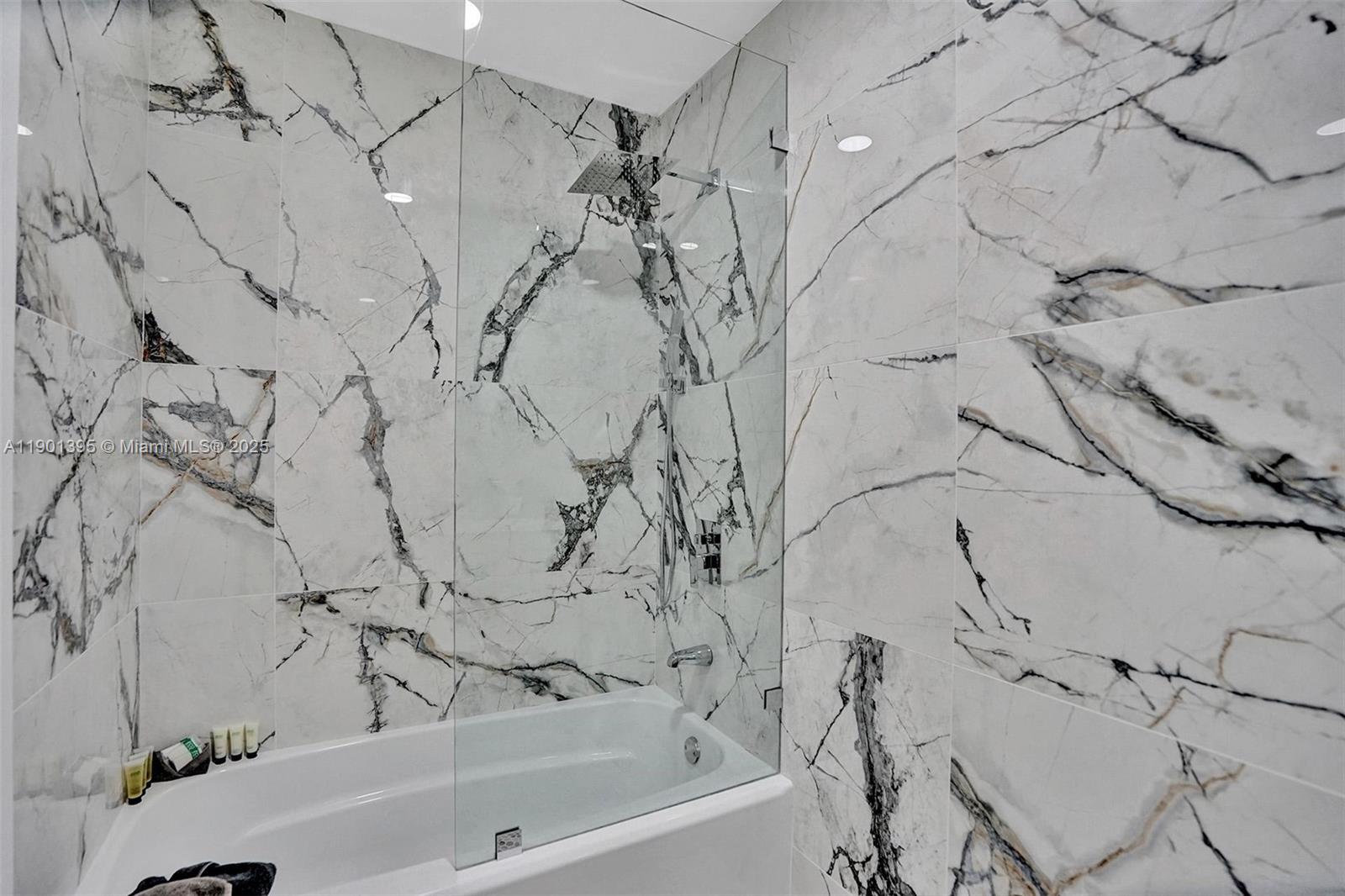 1141 N Northlake Dr Hollywood, FL 33019