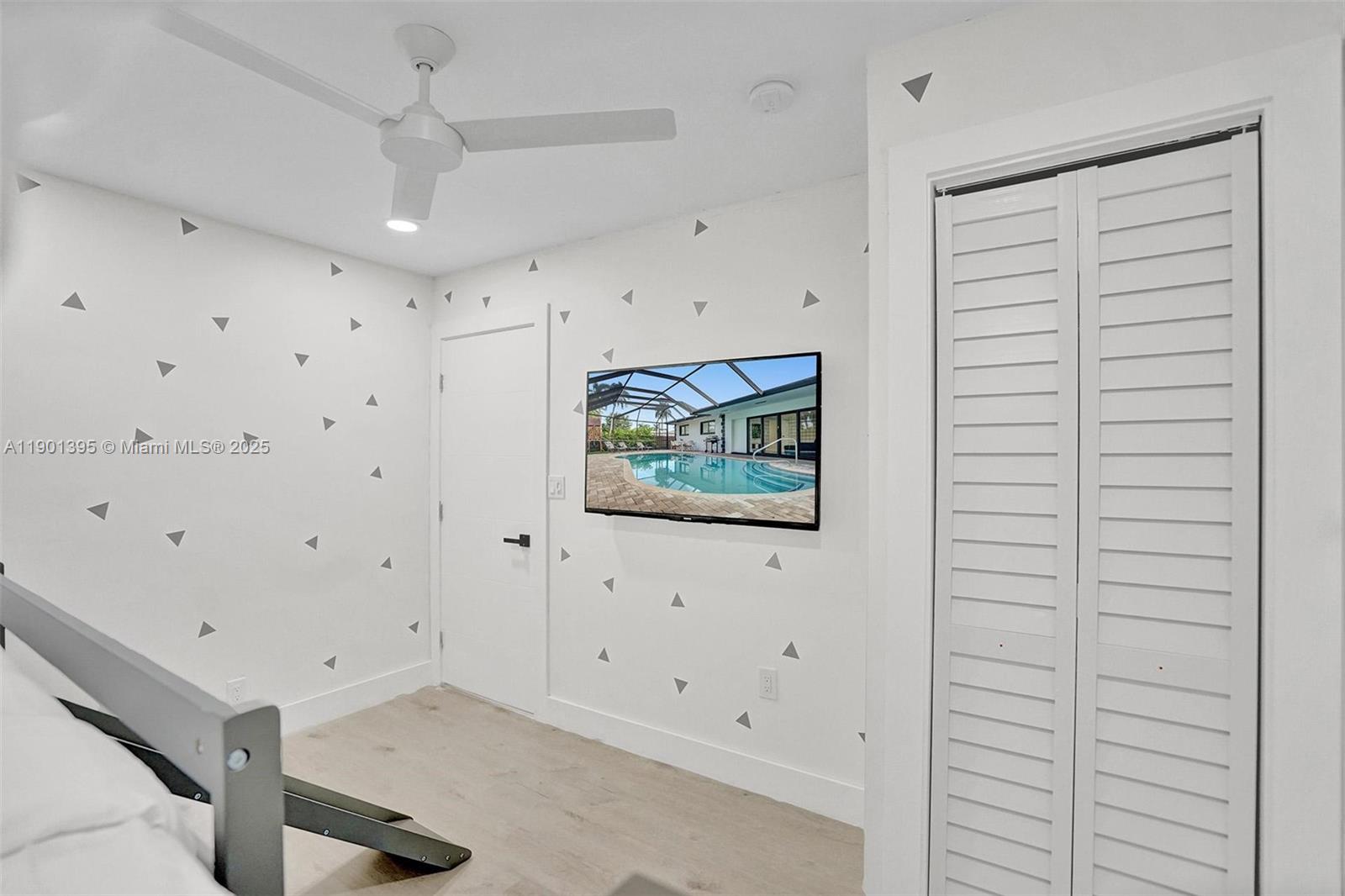 1141 N Northlake Dr Hollywood, FL 33019