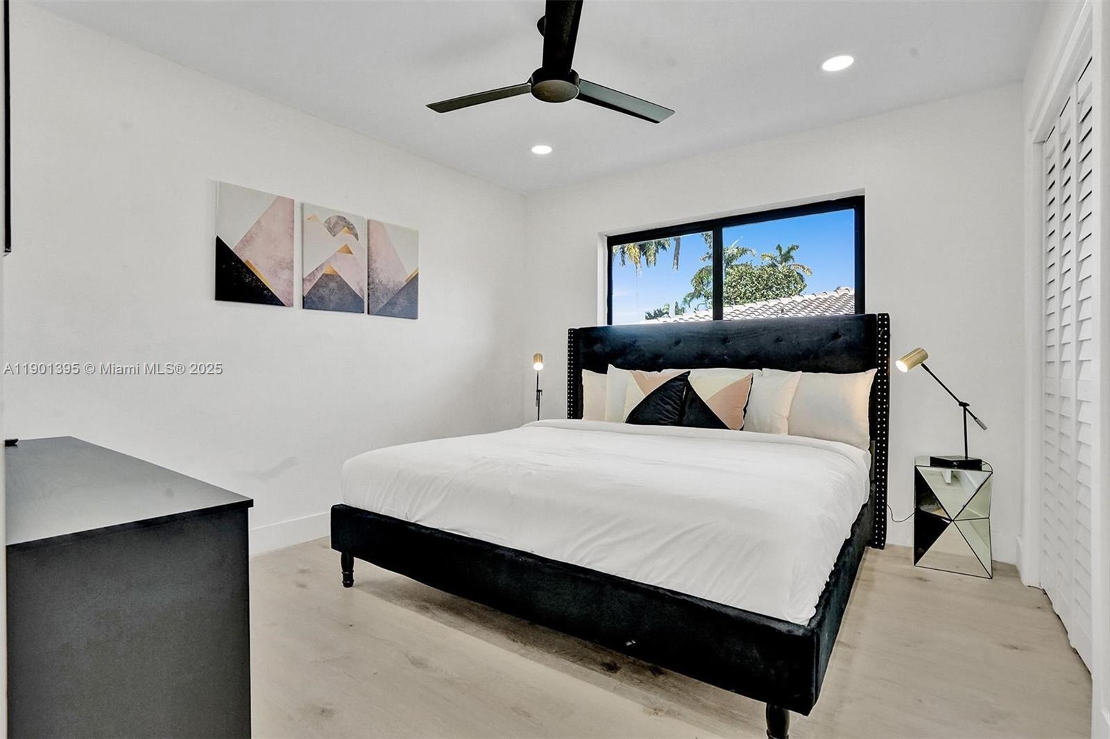 1141 N Northlake Dr Hollywood, FL 33019