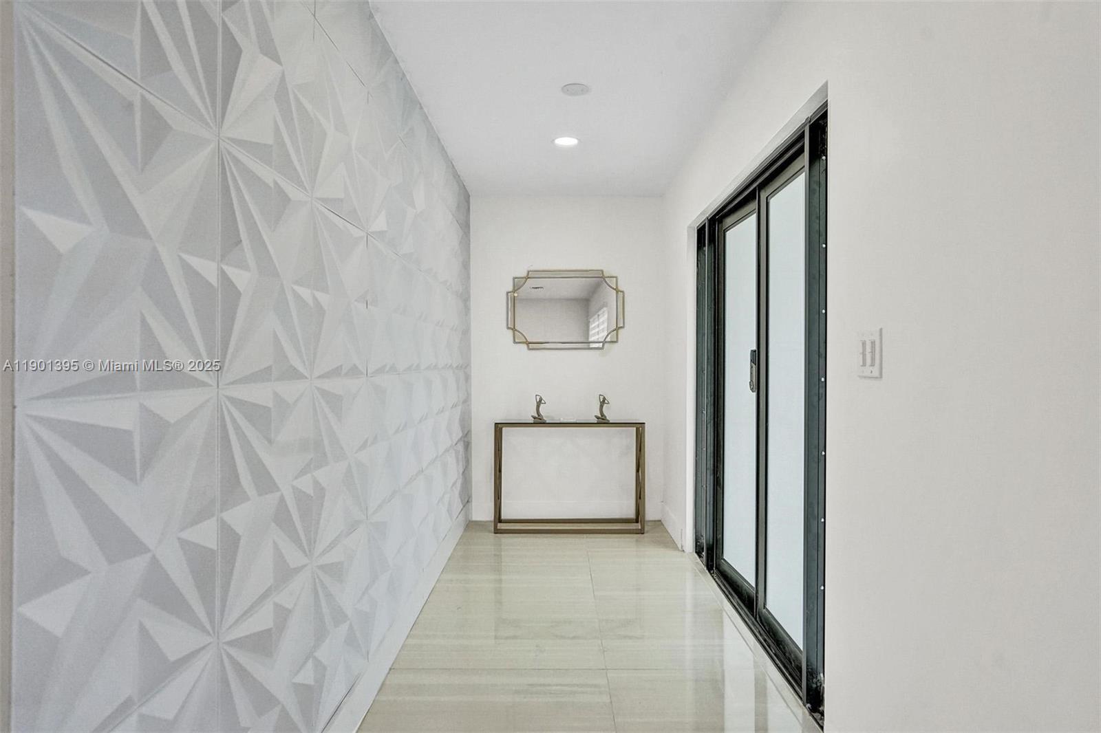 1141 N Northlake Dr Hollywood, FL 33019