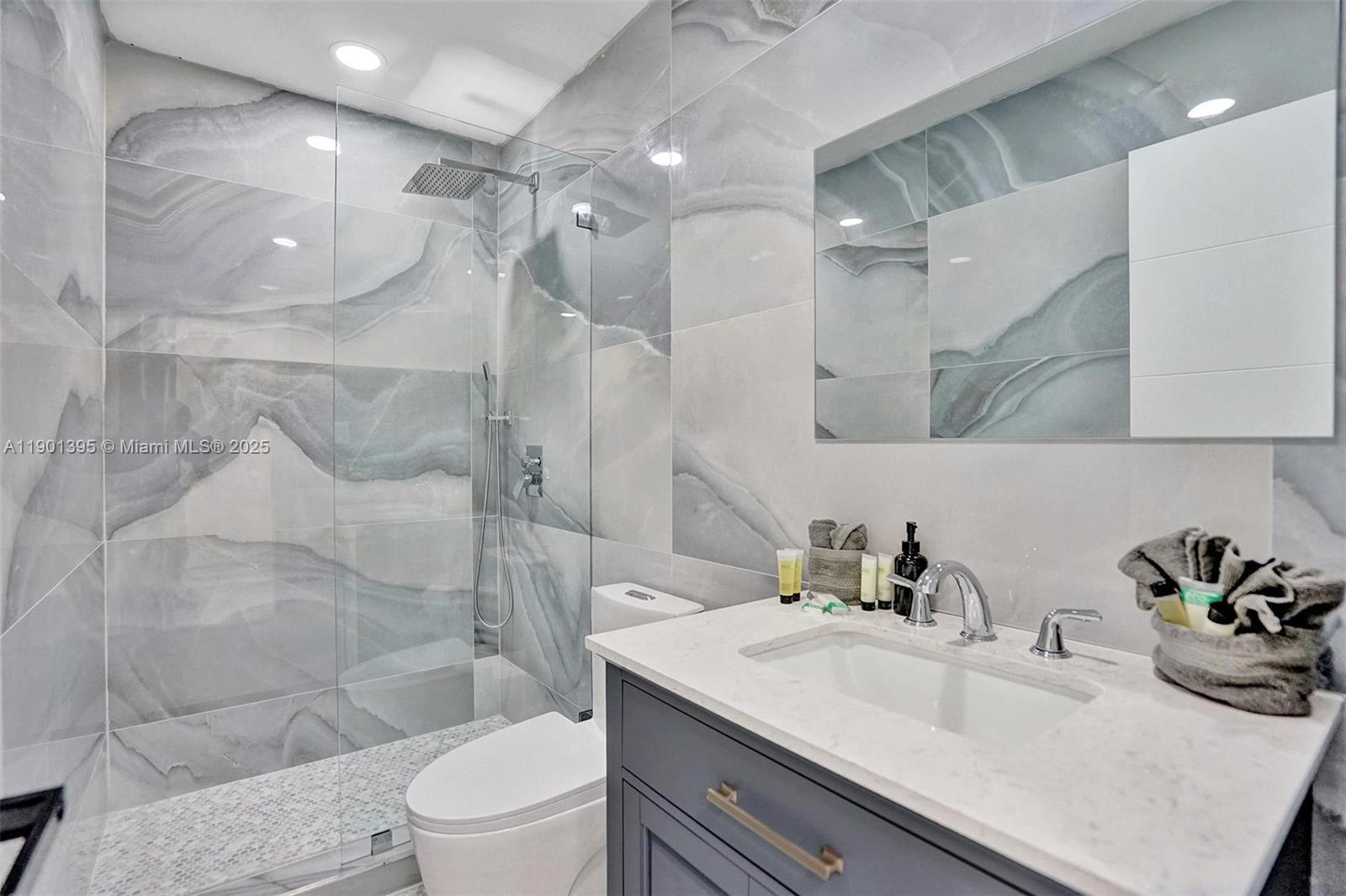 1141 N Northlake Dr Hollywood, FL 33019