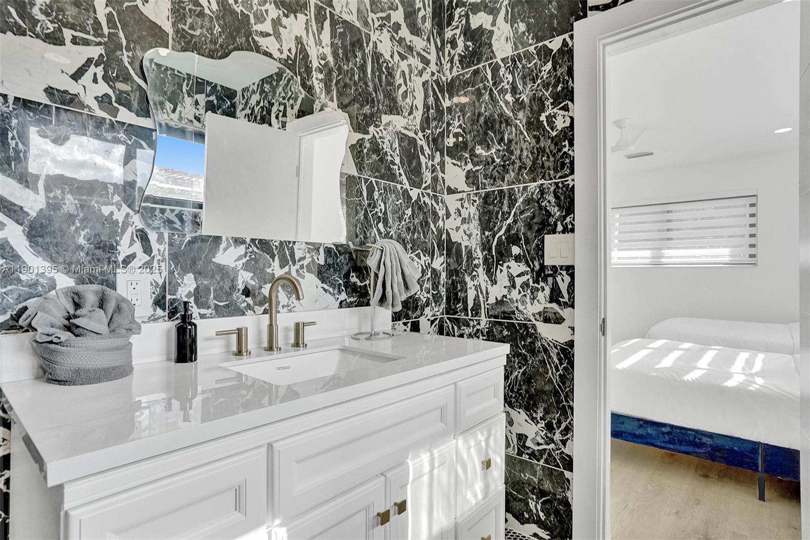 1141 N Northlake Dr Hollywood, FL 33019