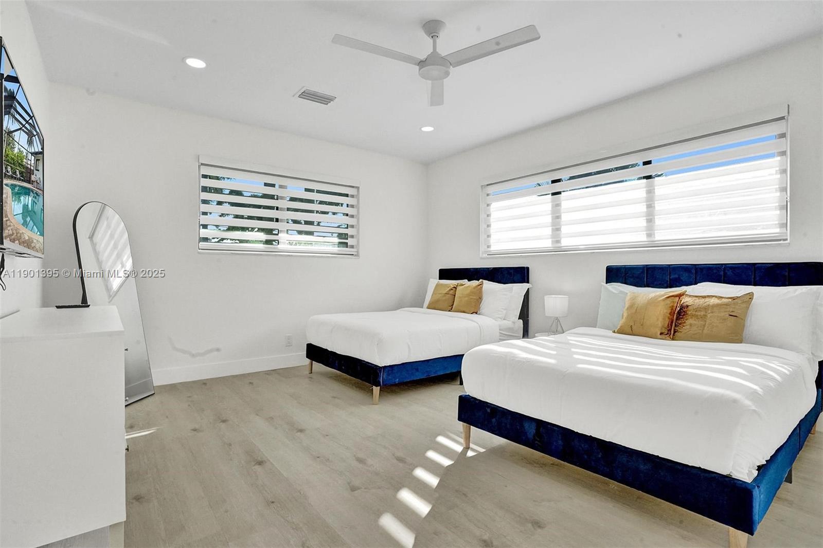 1141 N Northlake Dr Hollywood, FL 33019