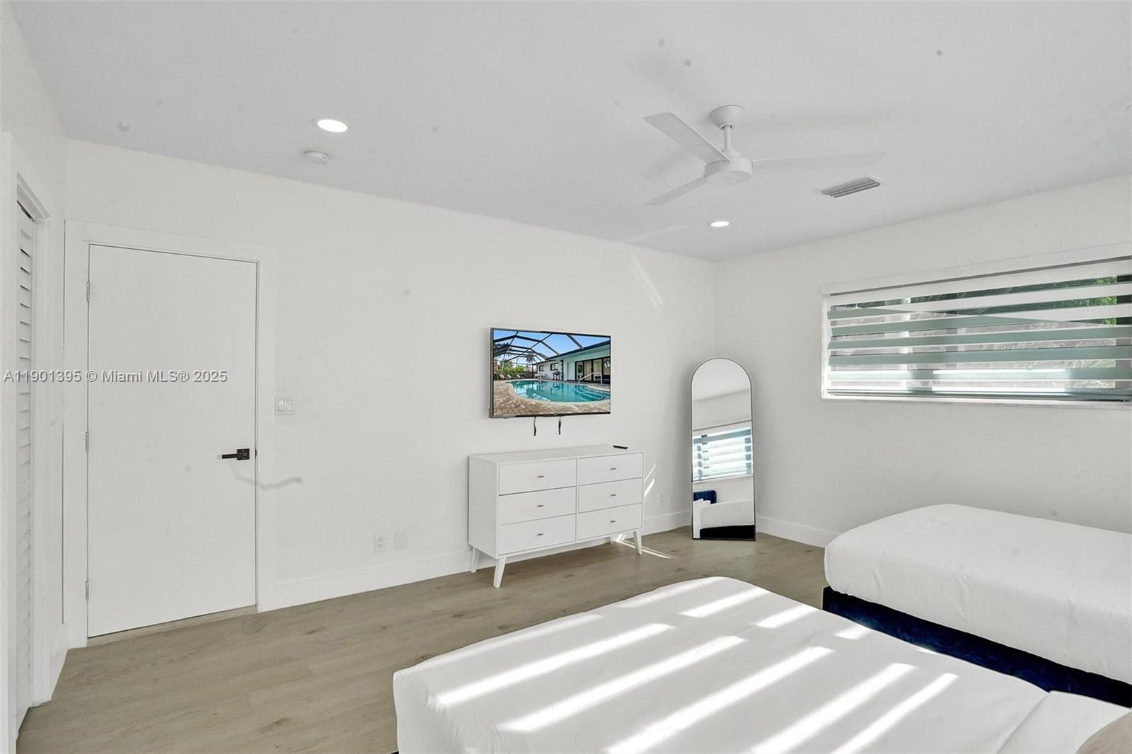 1141 N Northlake Dr Hollywood, FL 33019