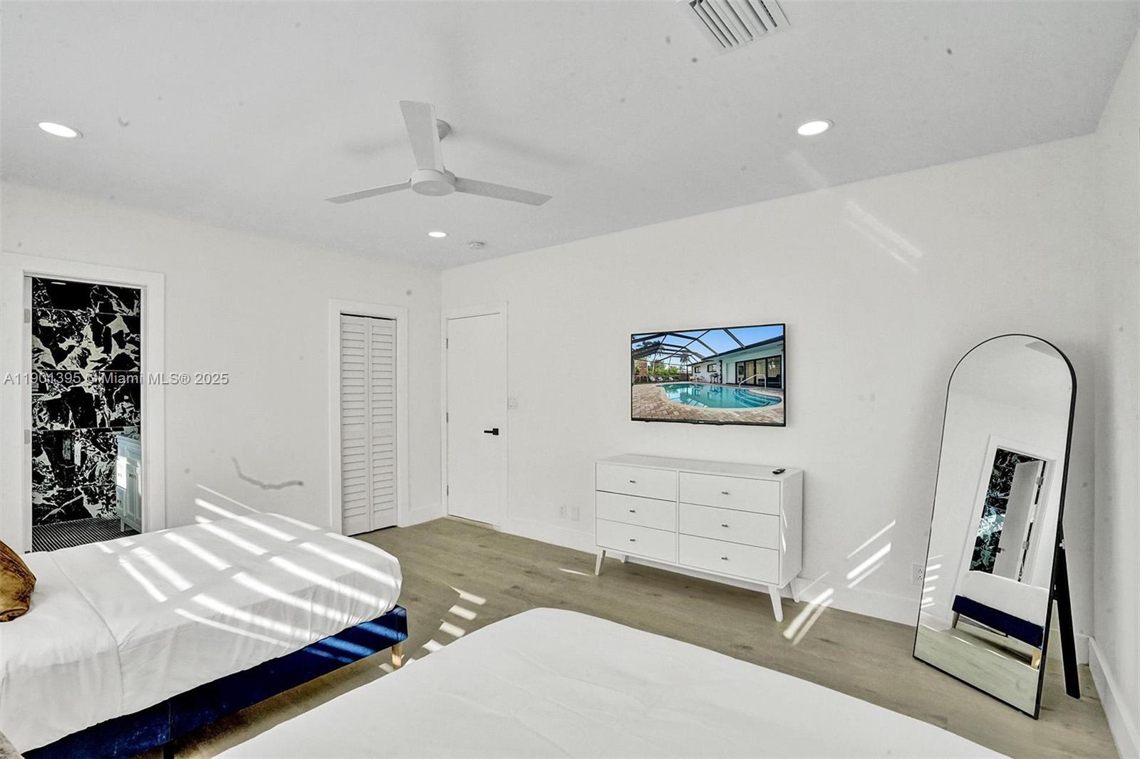 1141 N Northlake Dr Hollywood, FL 33019