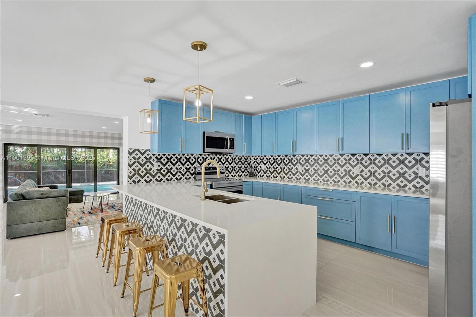 1141 N Northlake Dr Hollywood, FL 33019