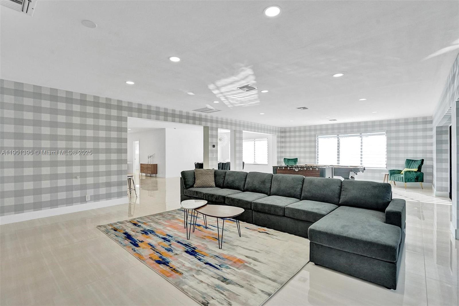 1141 N Northlake Dr Hollywood, FL 33019