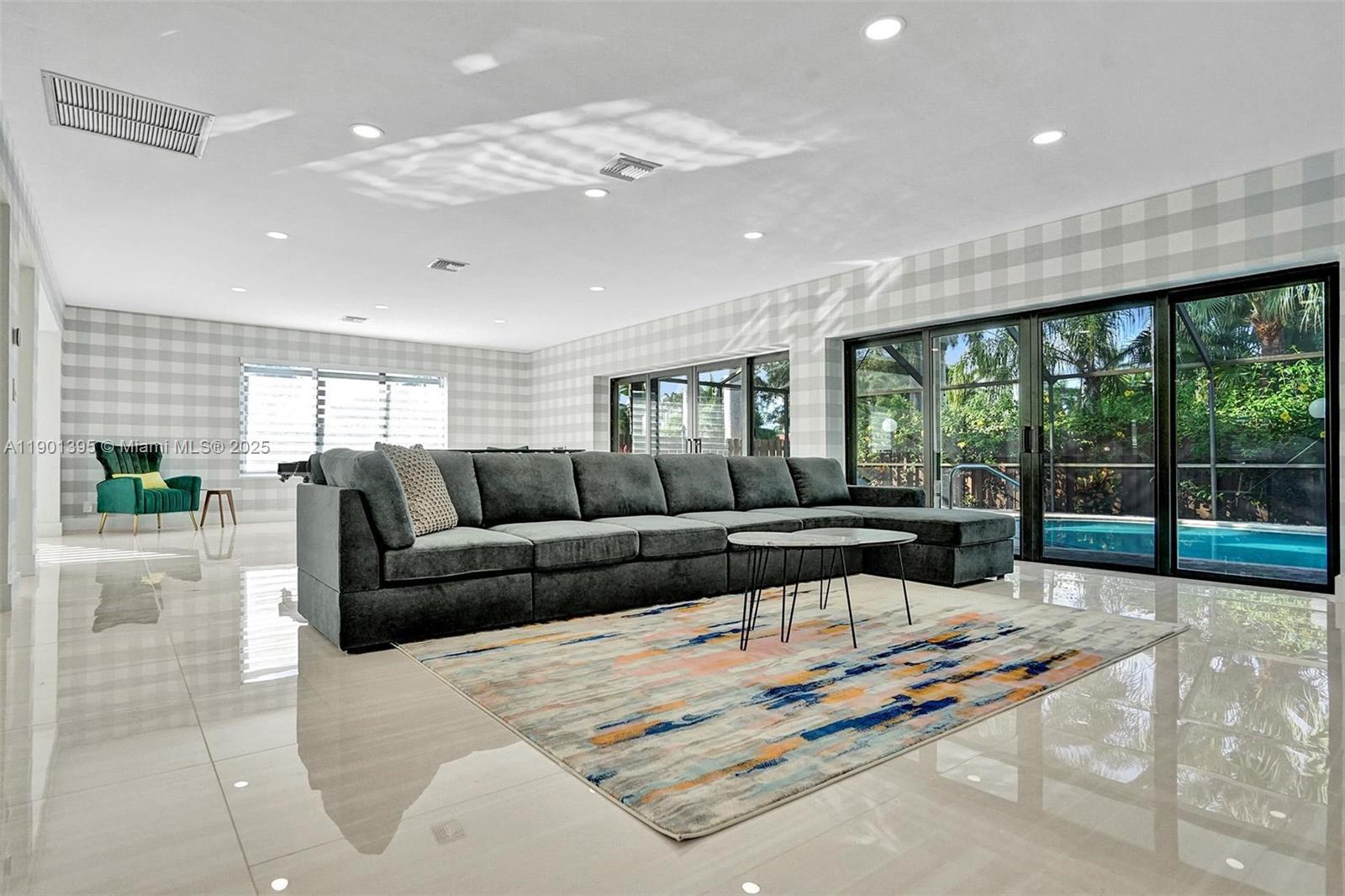 1141 N Northlake Dr Hollywood, FL 33019