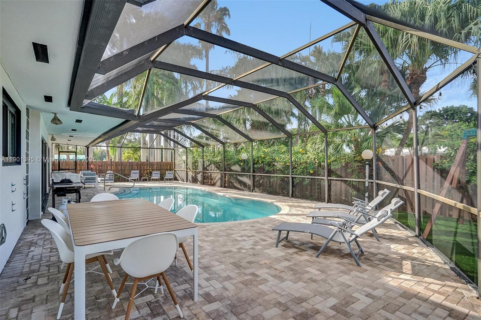 1141 N Northlake Dr Hollywood, FL 33019