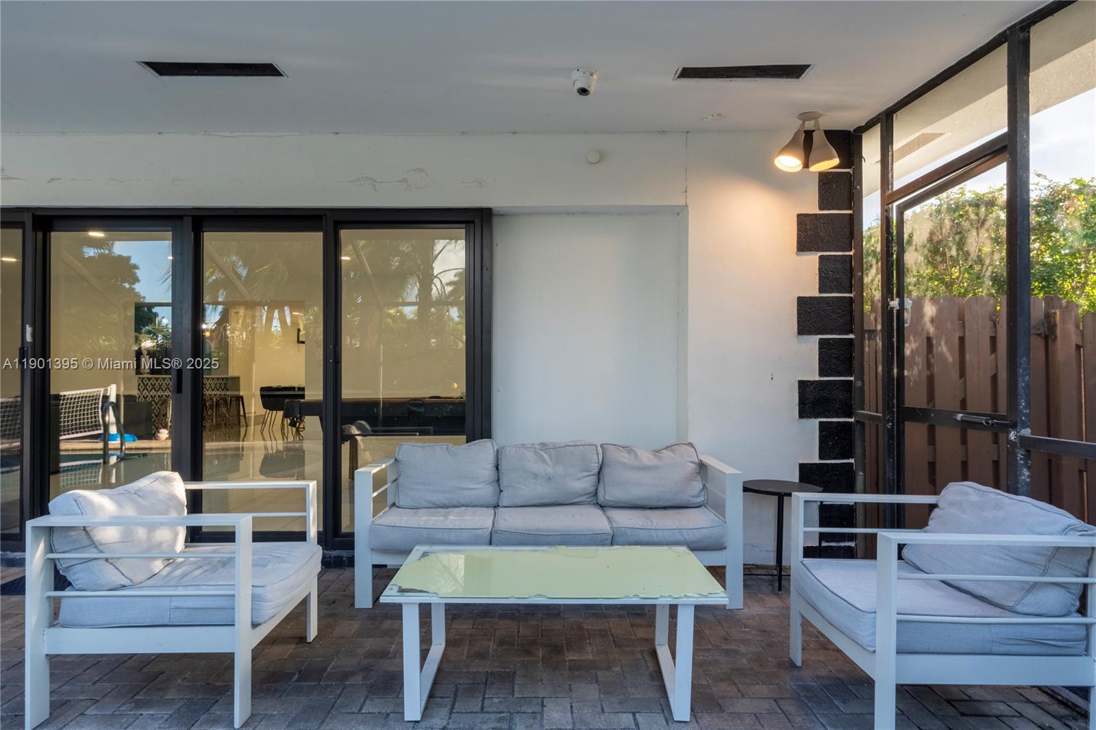 1141 N Northlake Dr Hollywood, FL 33019