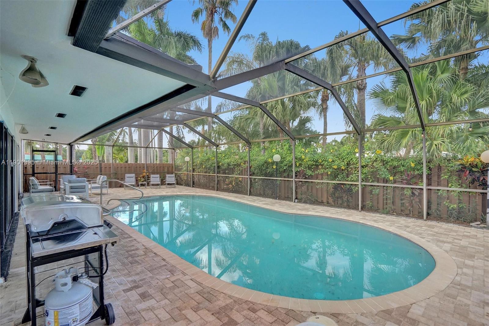 1141 N Northlake Dr Hollywood, FL 33019