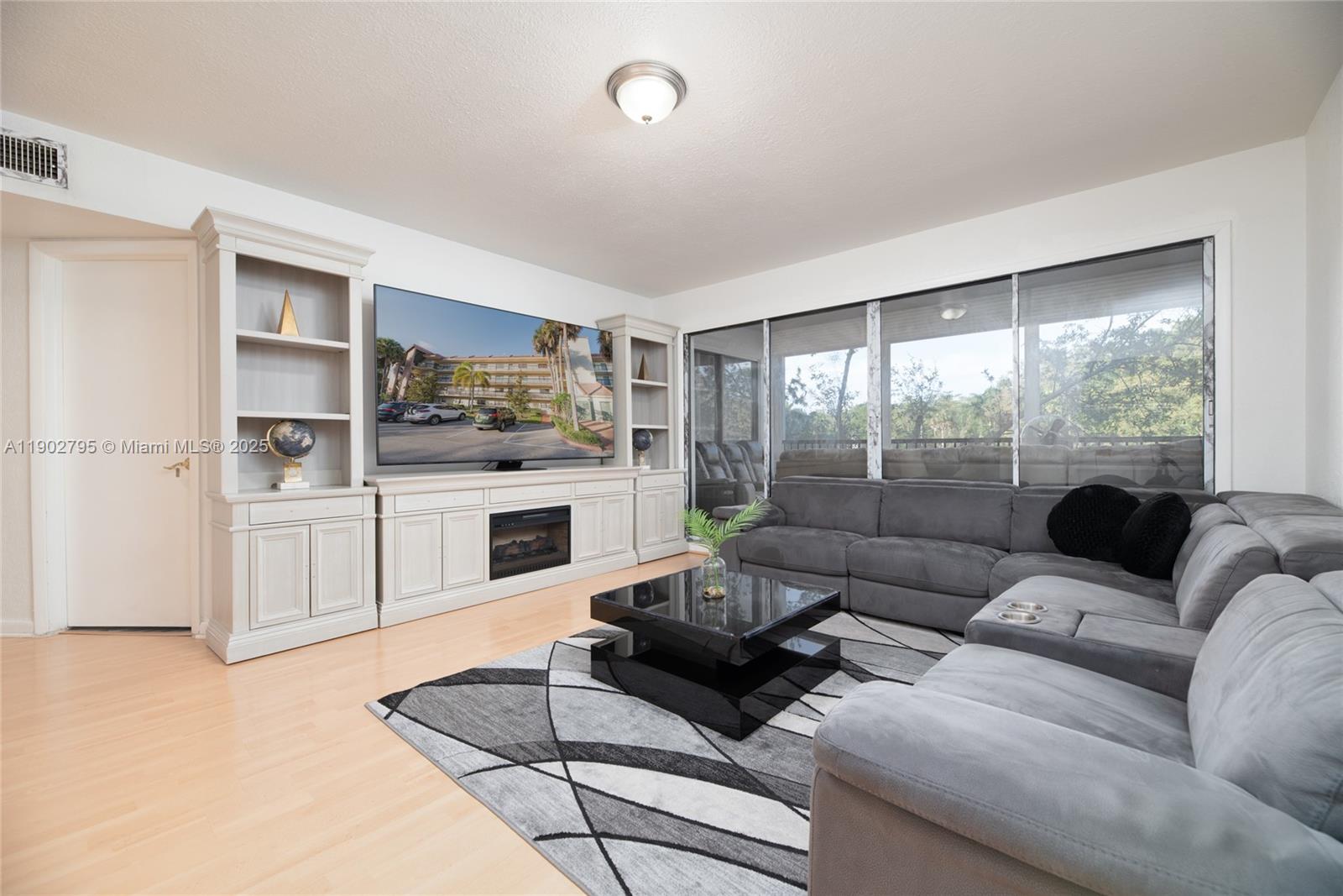 1720 Hammock Blvd #209