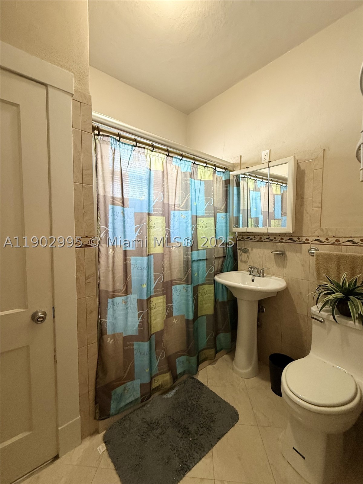 1835 SW 10th St Miami, FL 33135