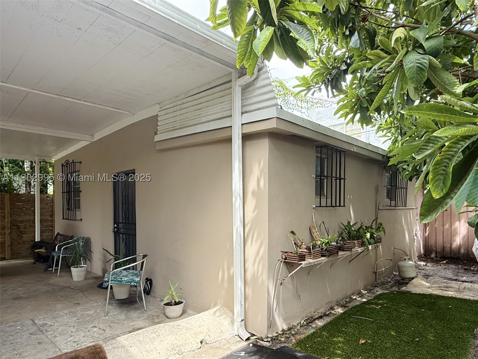 1835 SW 10th St Miami, FL 33135