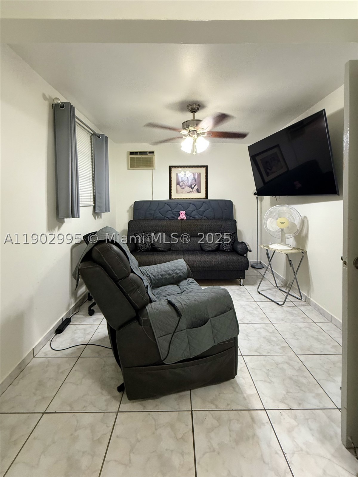 1835 SW 10th St Miami, FL 33135