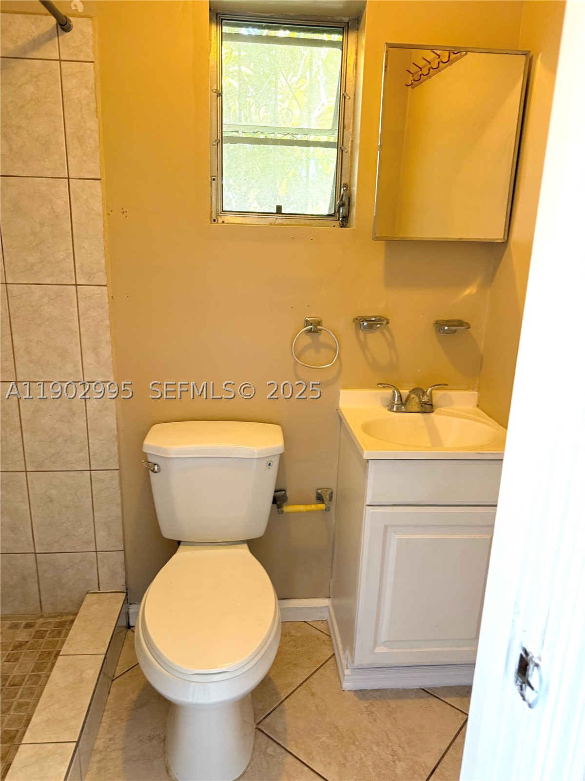 1835 SW 10th St Miami, FL 33135