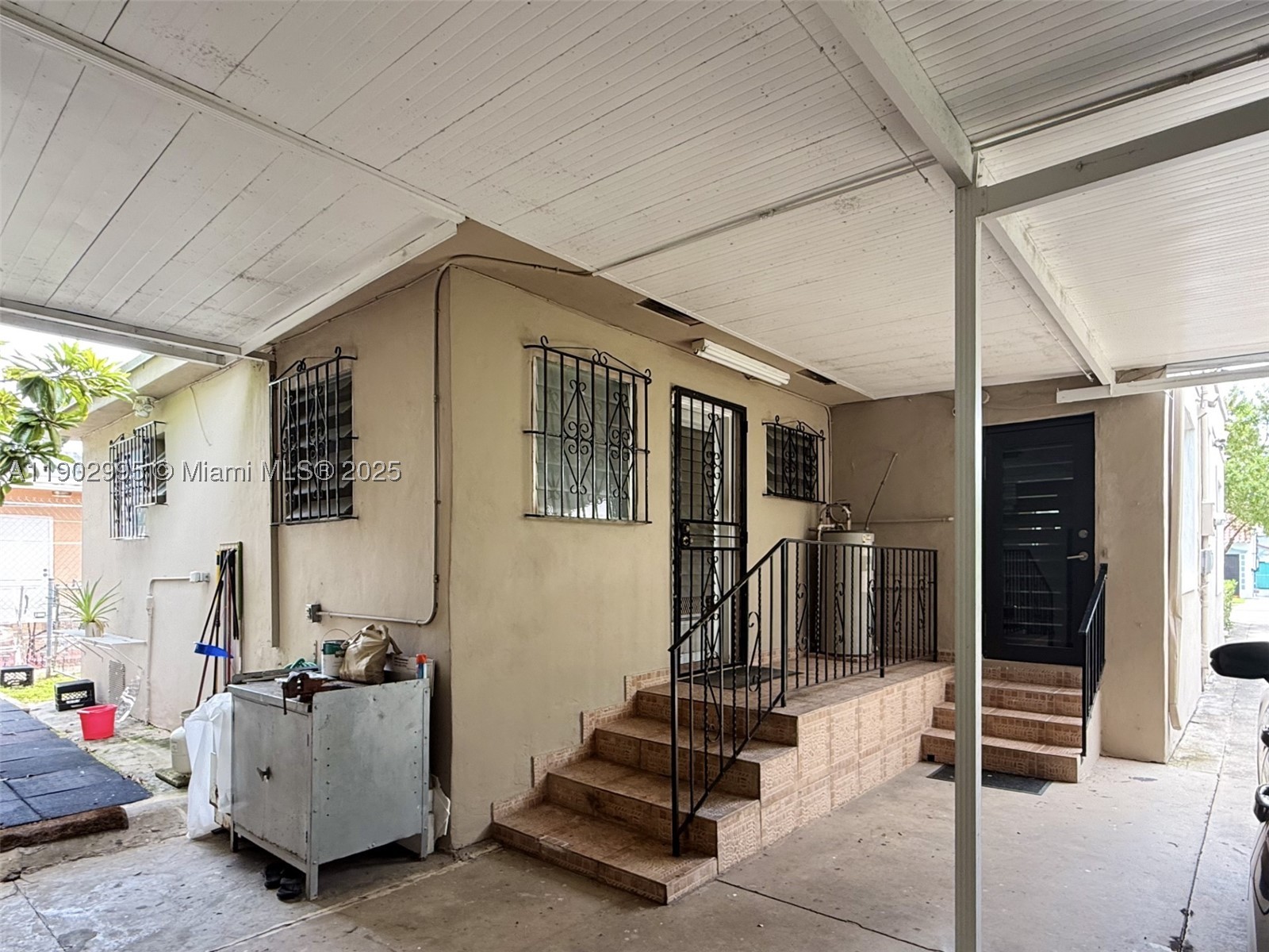 1835 SW 10th St Miami, FL 33135