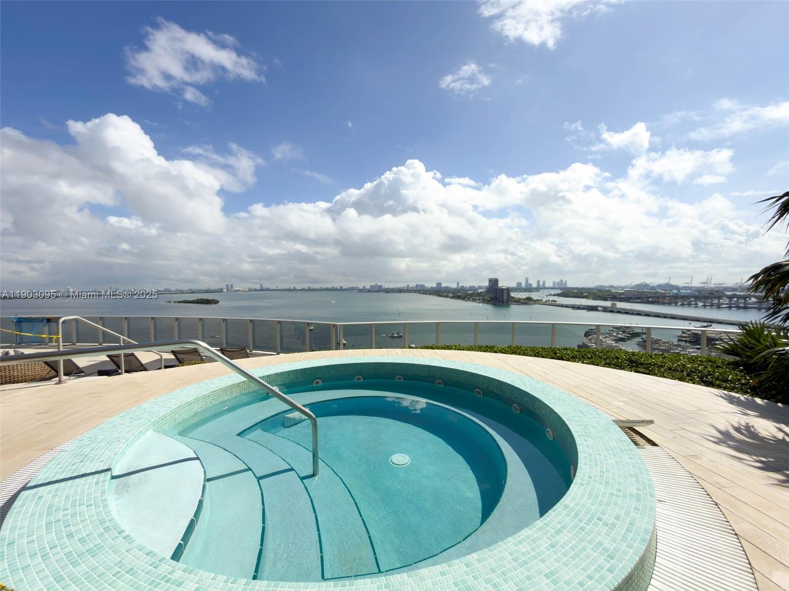 image Aria On The Bay37