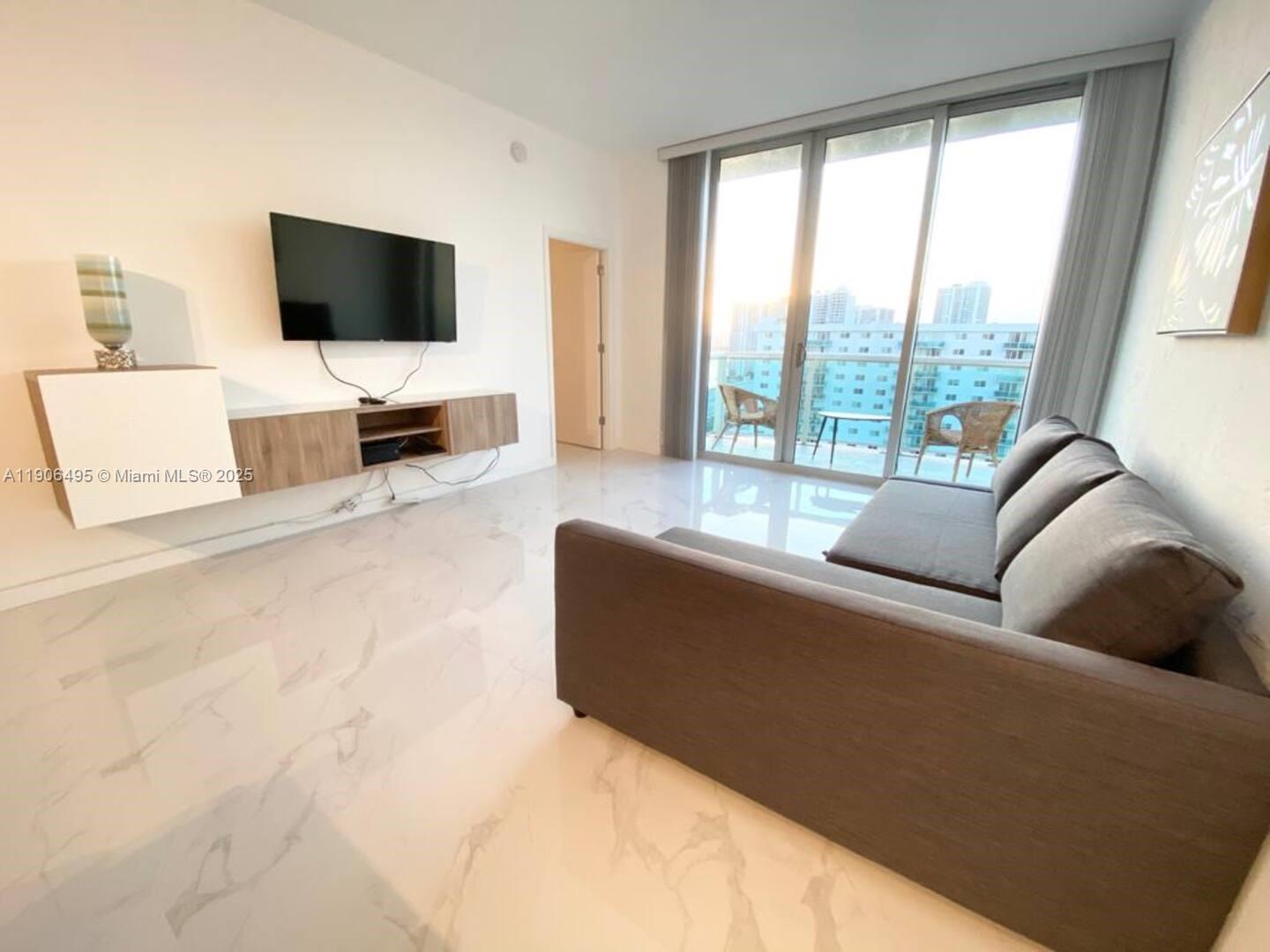 19370 Collins Ave #PH-10