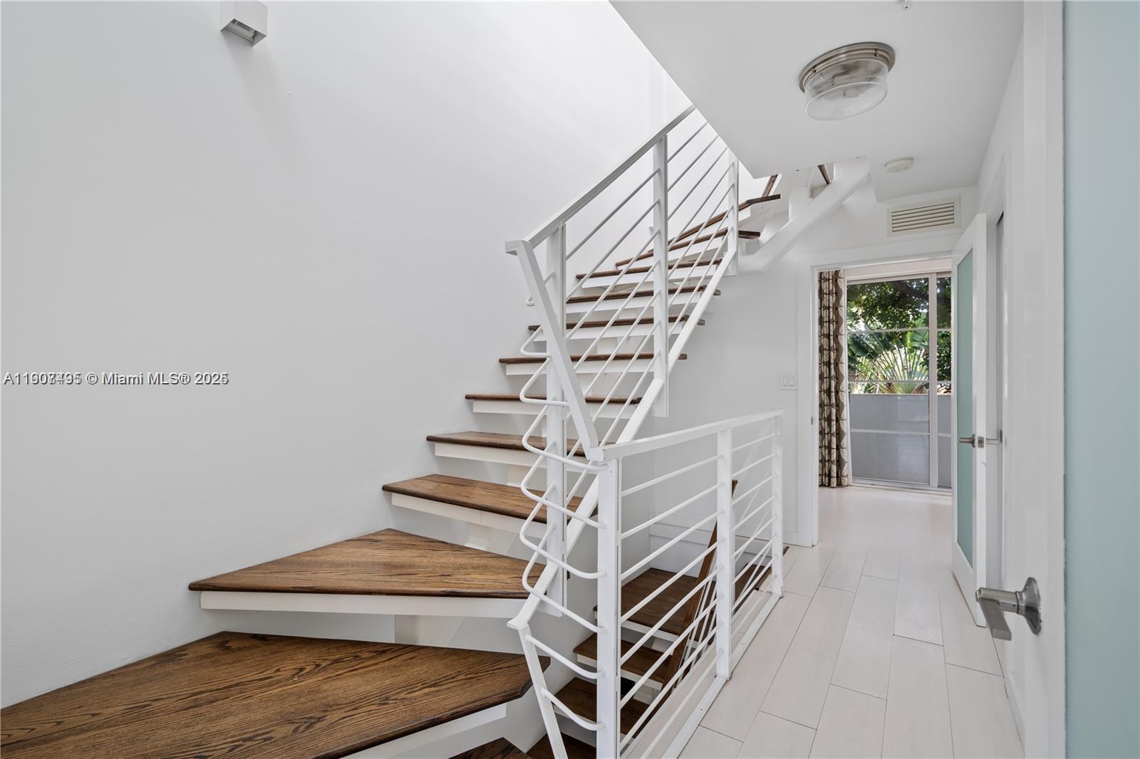 1600 Michigan Ave #7 Miami Beach, FL 33139