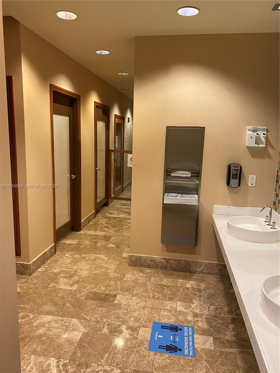 image 1060 Brickell - 105025
