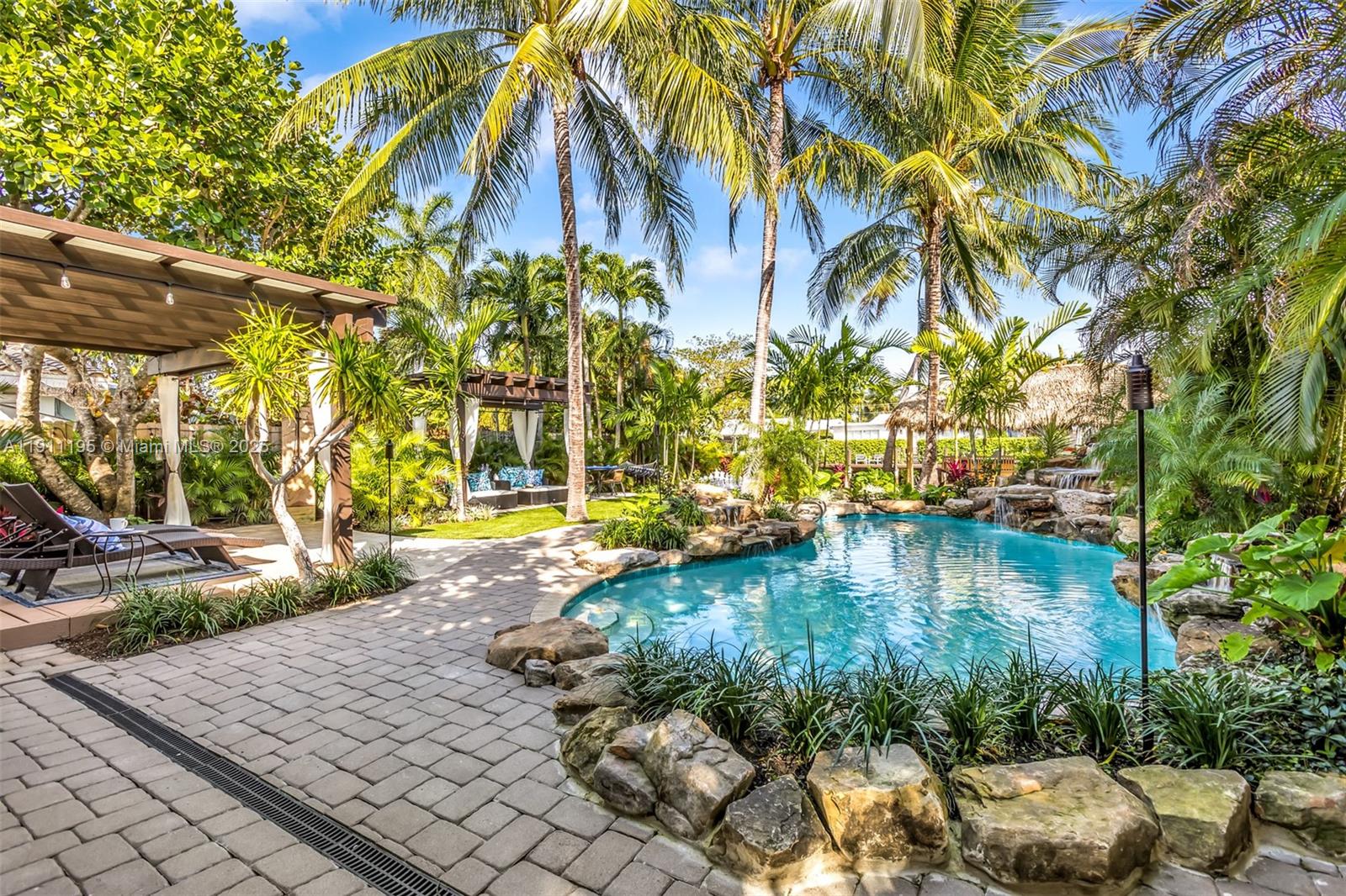 2004 NE 17th Way Fort Lauderdale, FL 33305