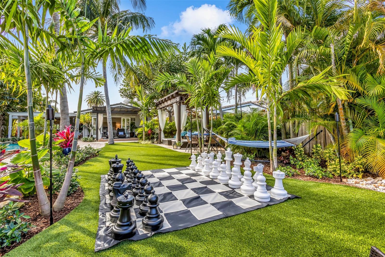 2004 NE 17th Way Fort Lauderdale, FL 33305