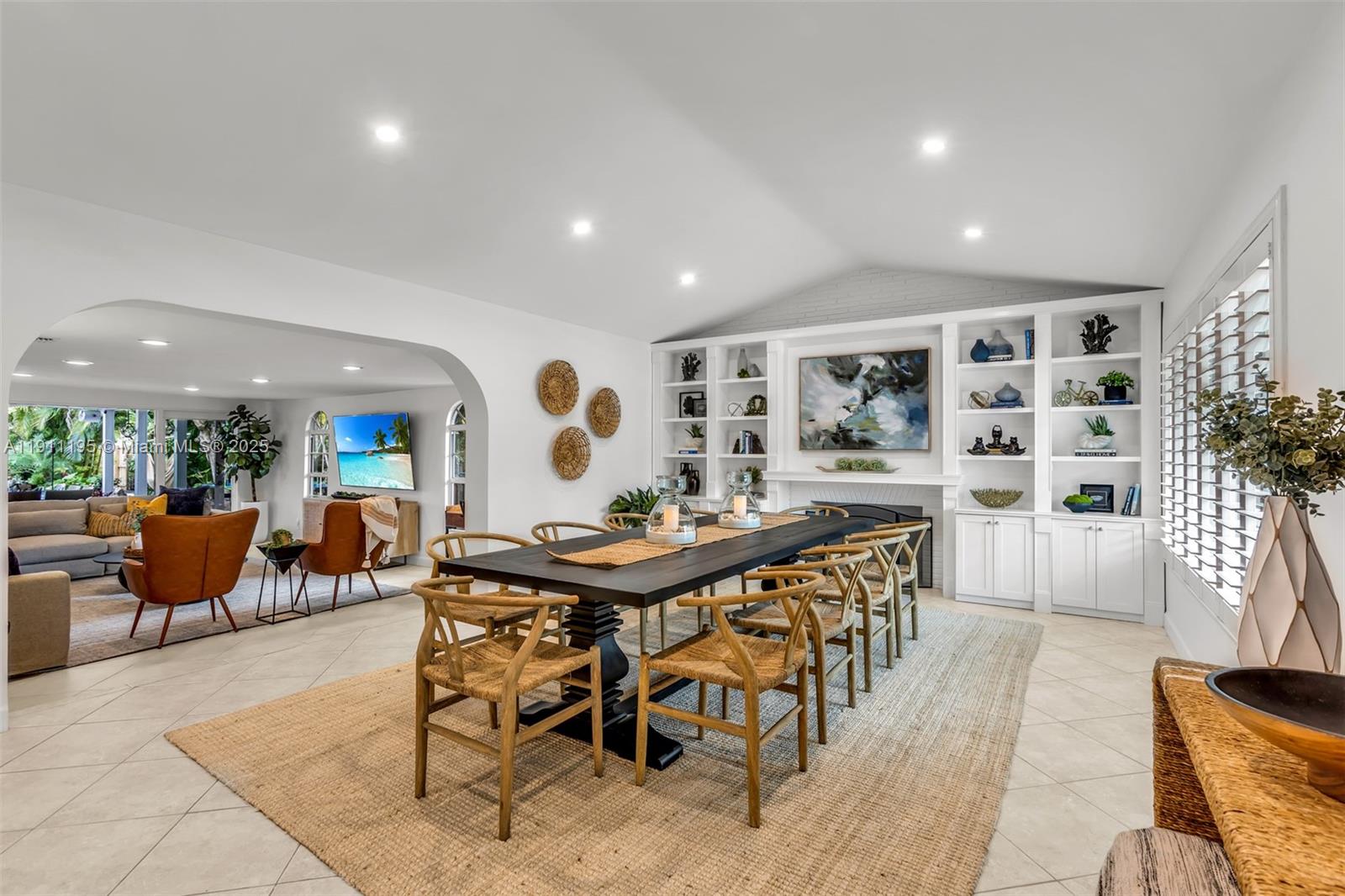 2004 NE 17th Way Fort Lauderdale, FL 33305