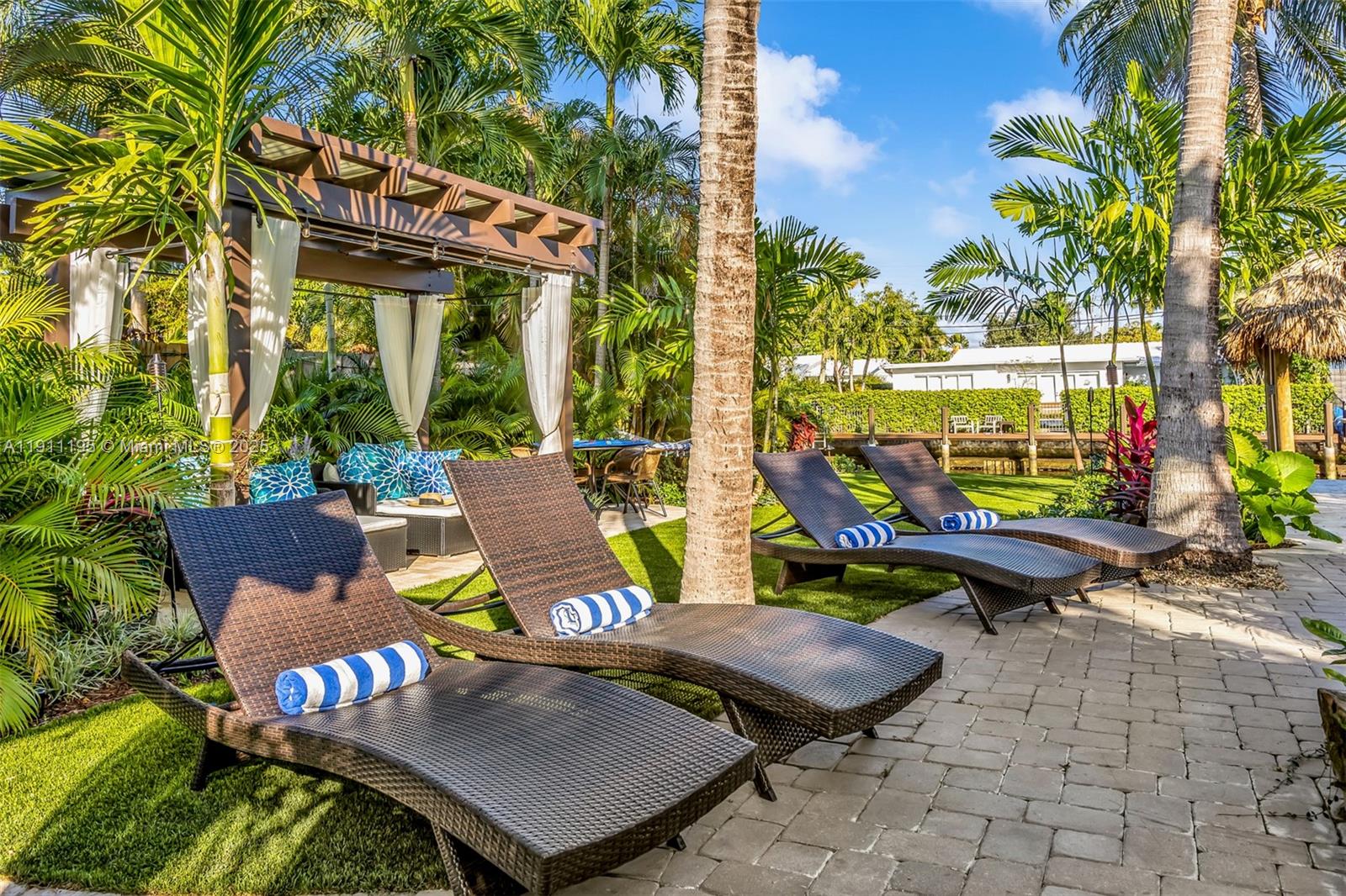 2004 NE 17th Way Fort Lauderdale, FL 33305