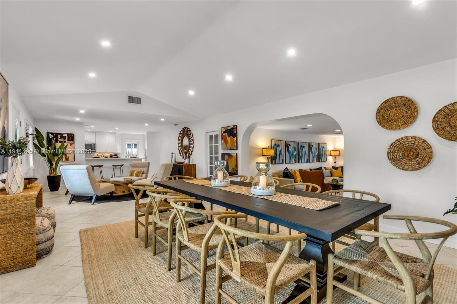 2004 NE 17th Way Fort Lauderdale, FL 33305