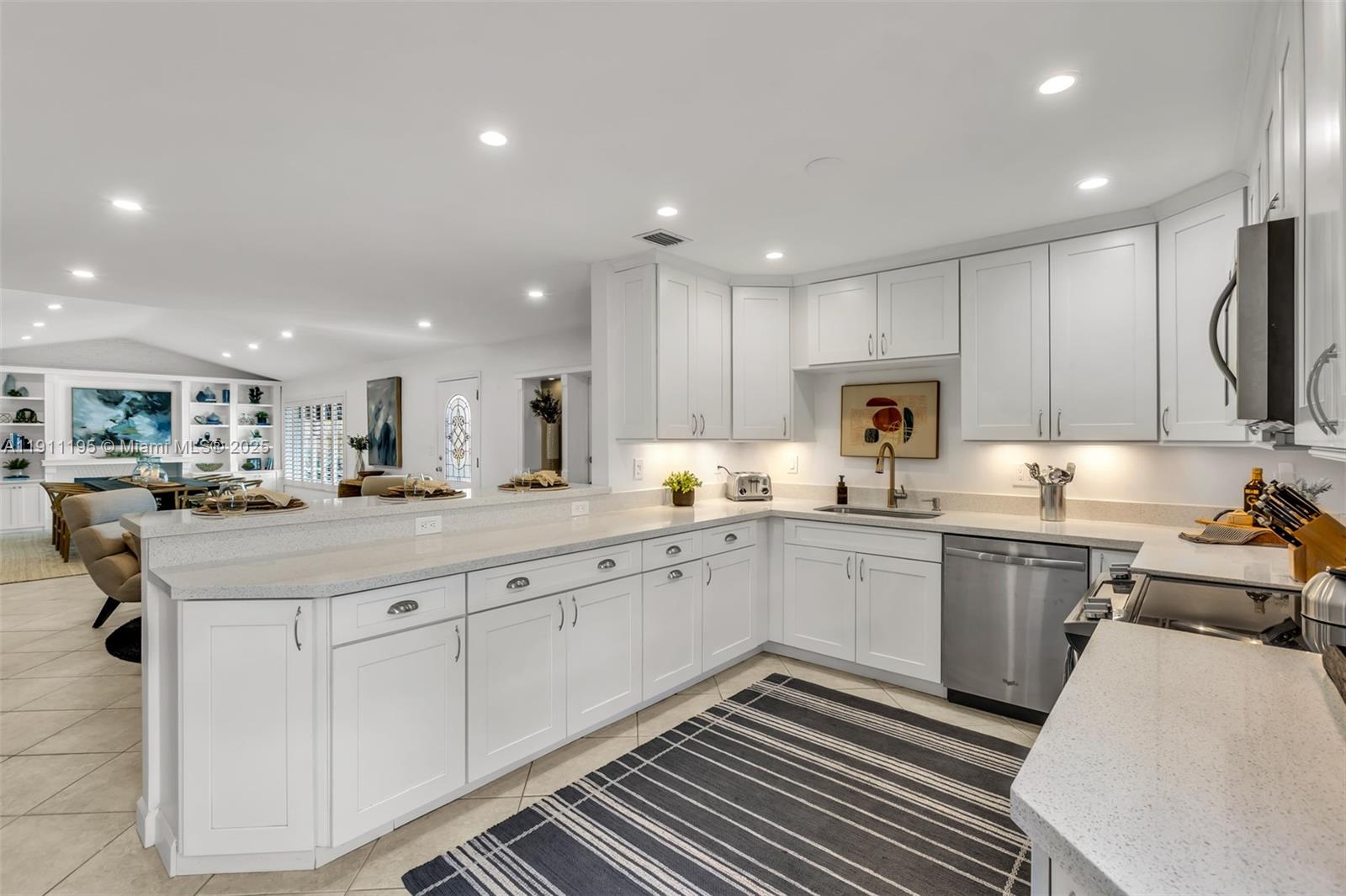 2004 NE 17th Way Fort Lauderdale, FL 33305