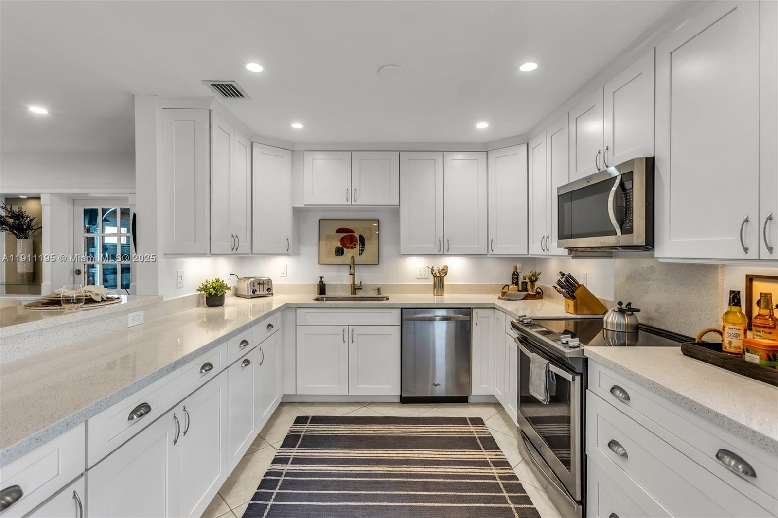 2004 NE 17th Way Fort Lauderdale, FL 33305