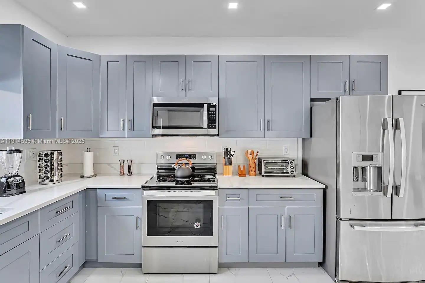 10245 SW 212th St Cutler Bay, FL 33189